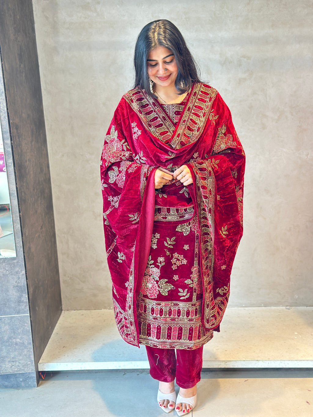 PREMIUM ZARI WORK VELVET SUIT