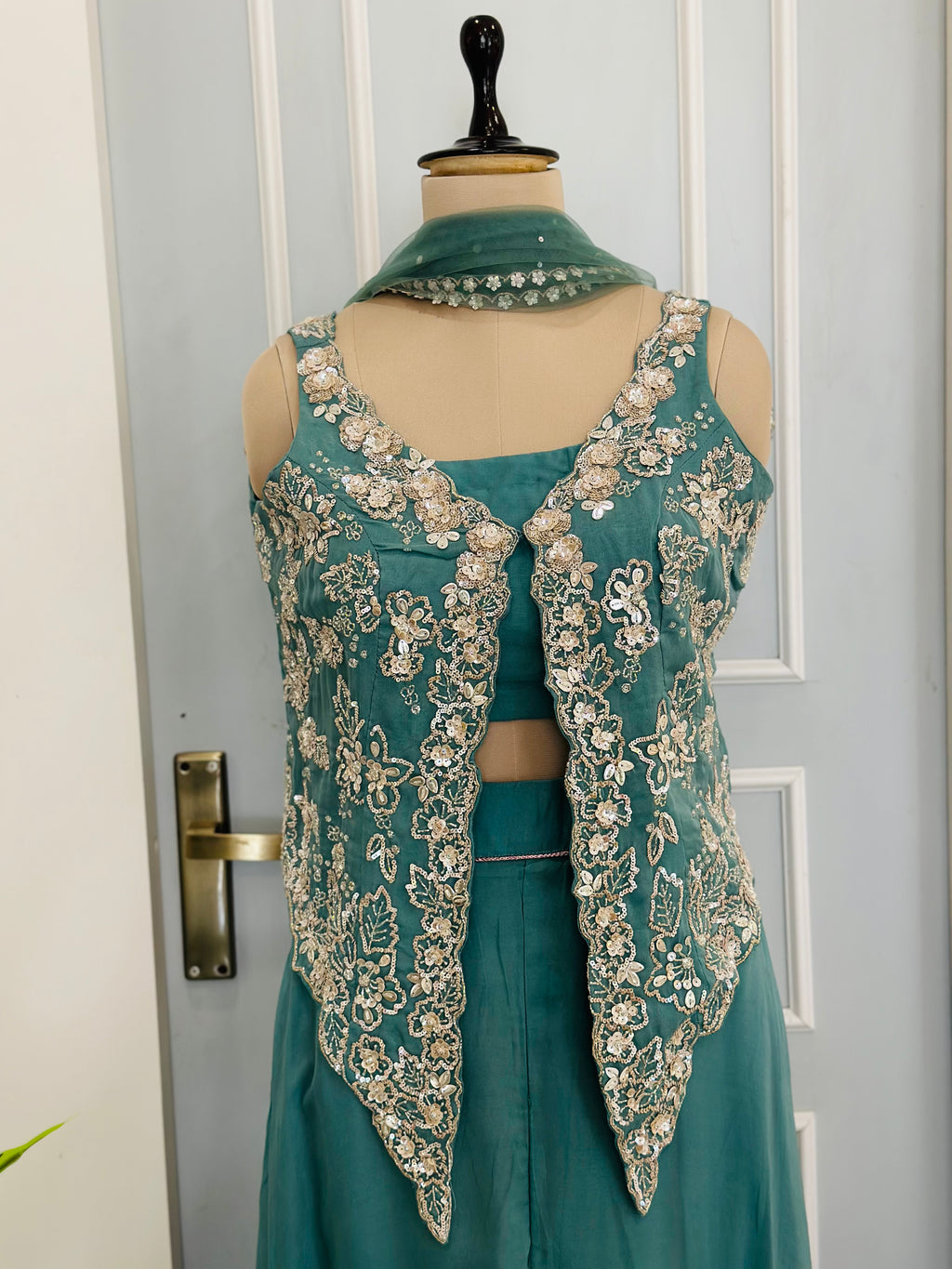 Designer Three-Piece Fusion Set