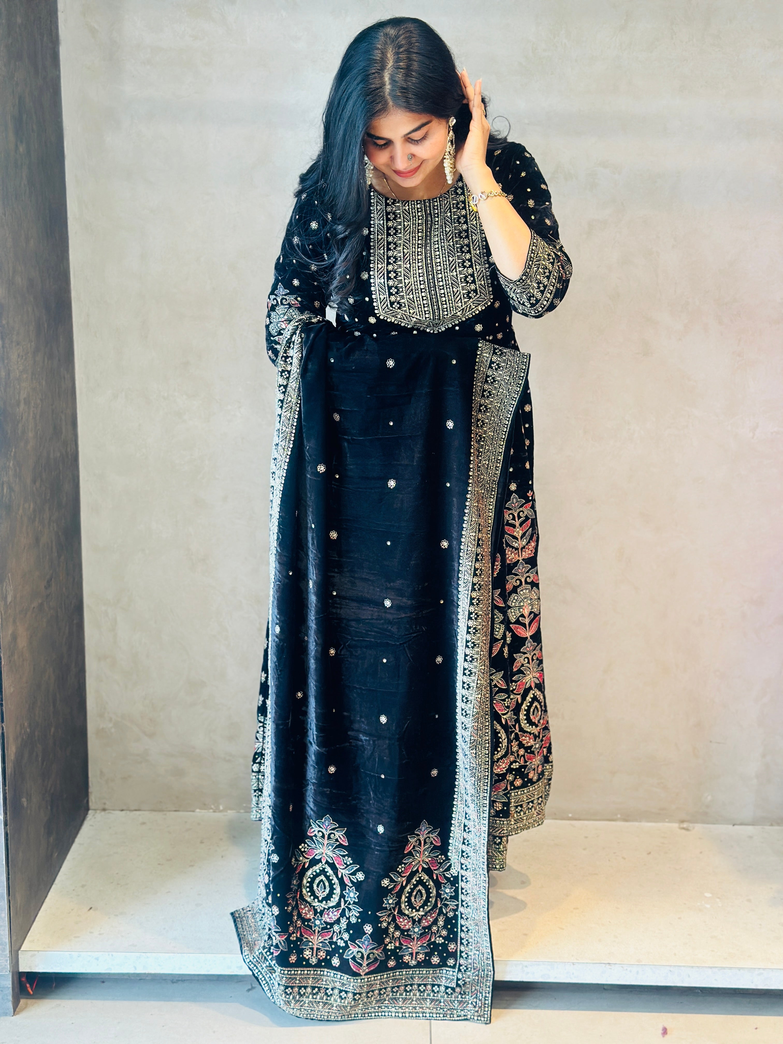 PREMIUM ANARKALI VELVET SUIT