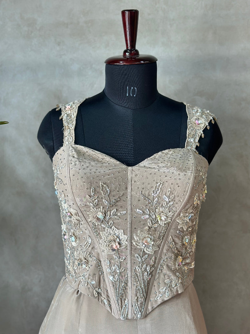 INDOWESTERN WITH TRENDY CORSET TOP