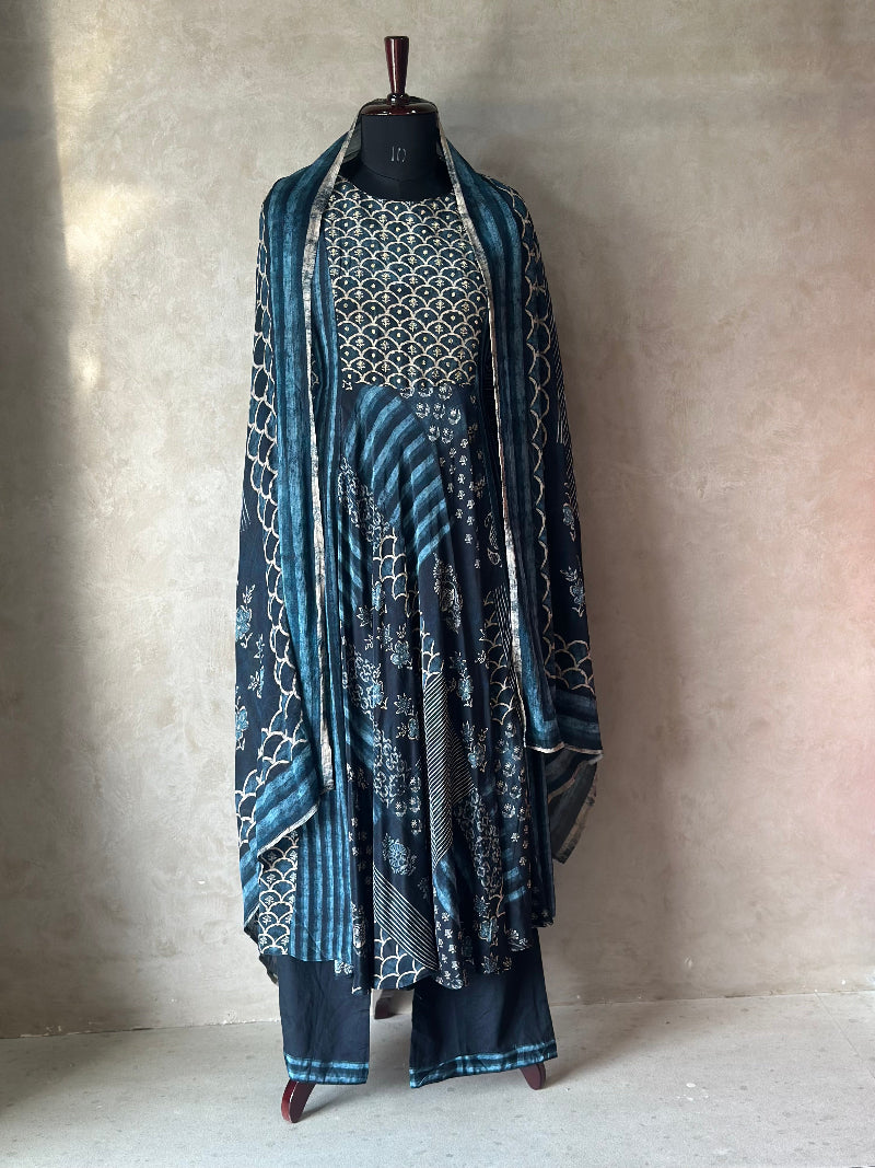 Classy Design Anarkali Set