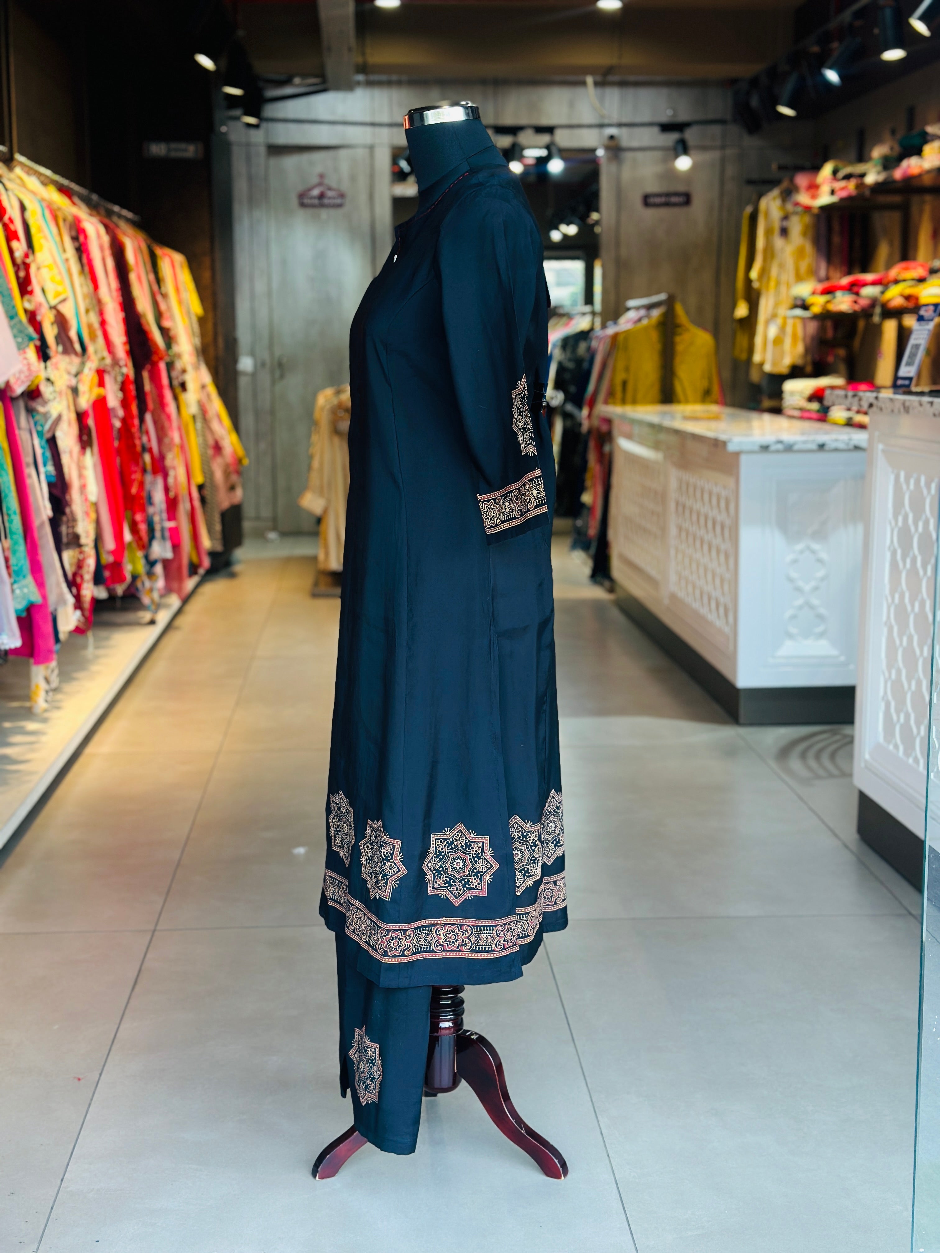 AJRAKH HANDBLOCK KURTA SET