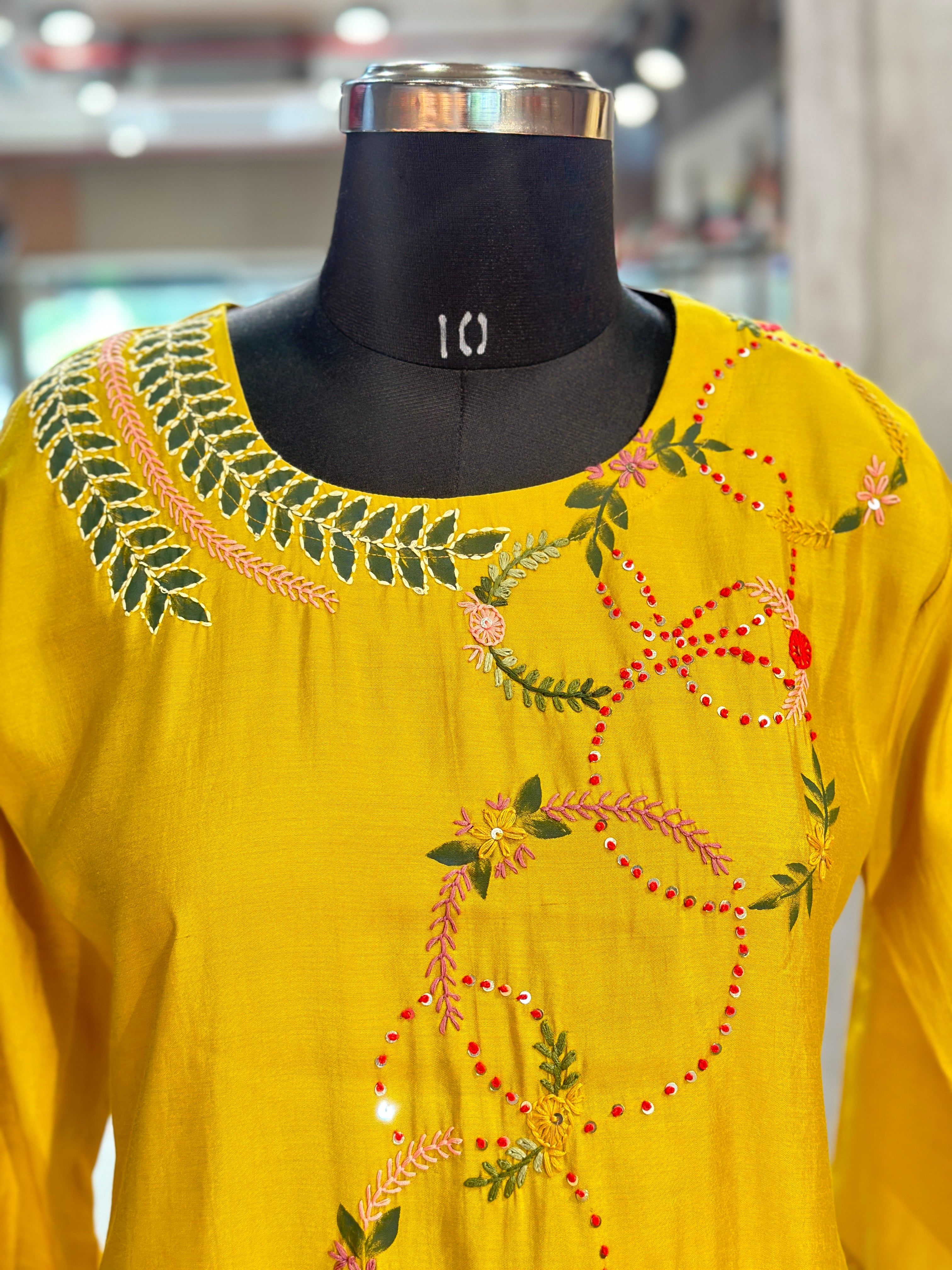EMBROIDERED STRAIGHT SUIT SET