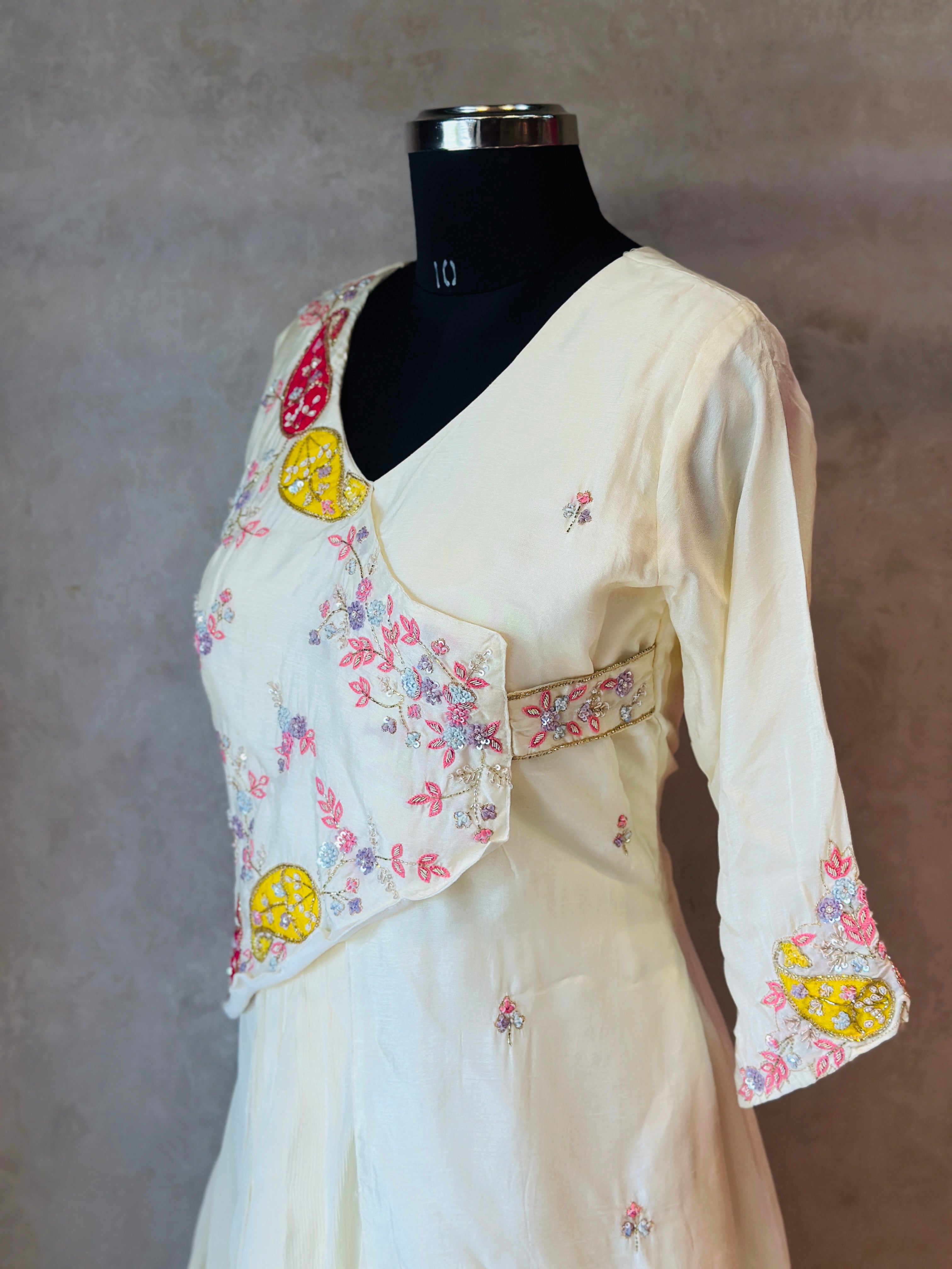 DRAPPING STYLE HANDWORK GOWN