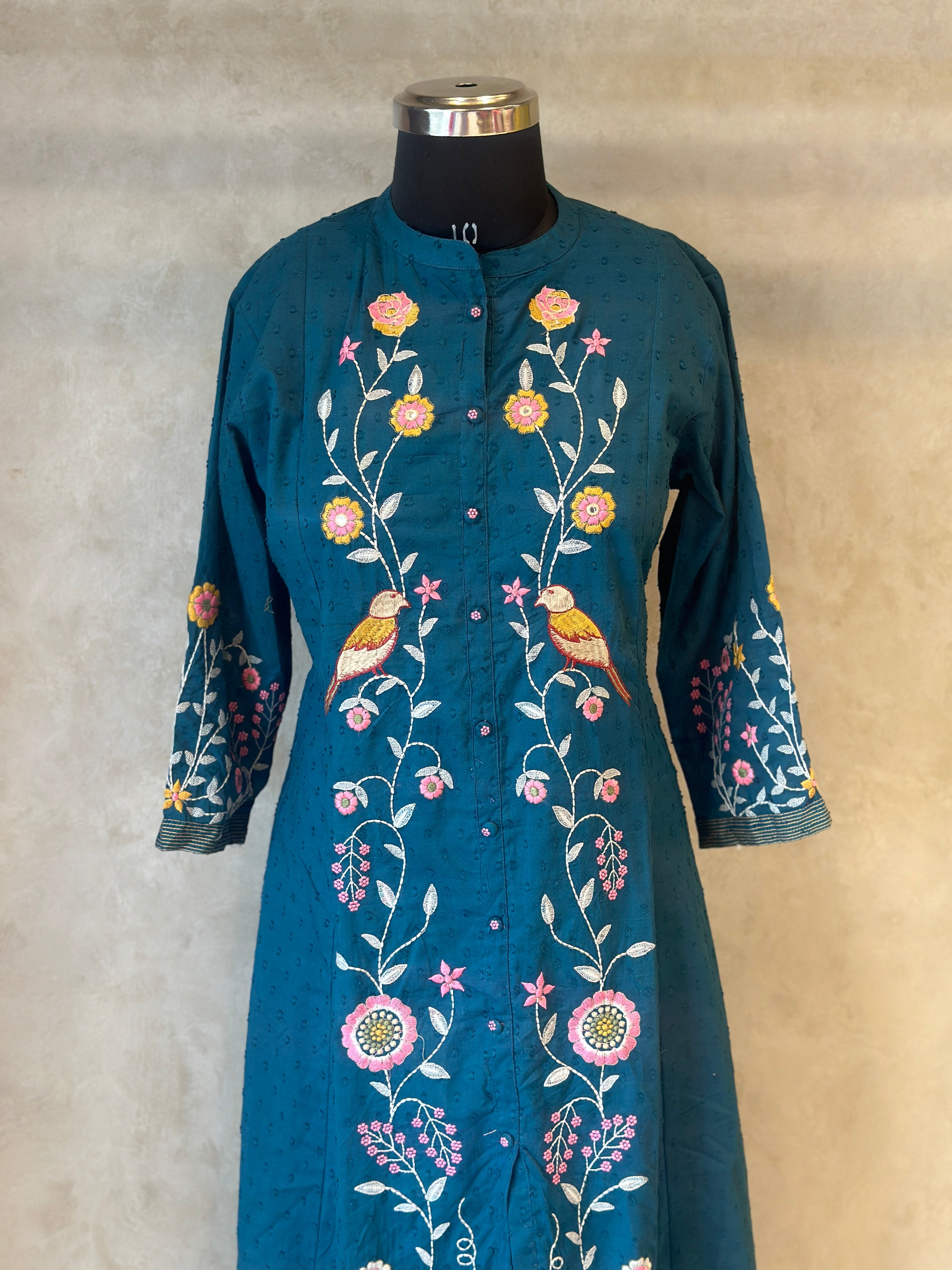 EMBROIDERED TWO PIECES SET