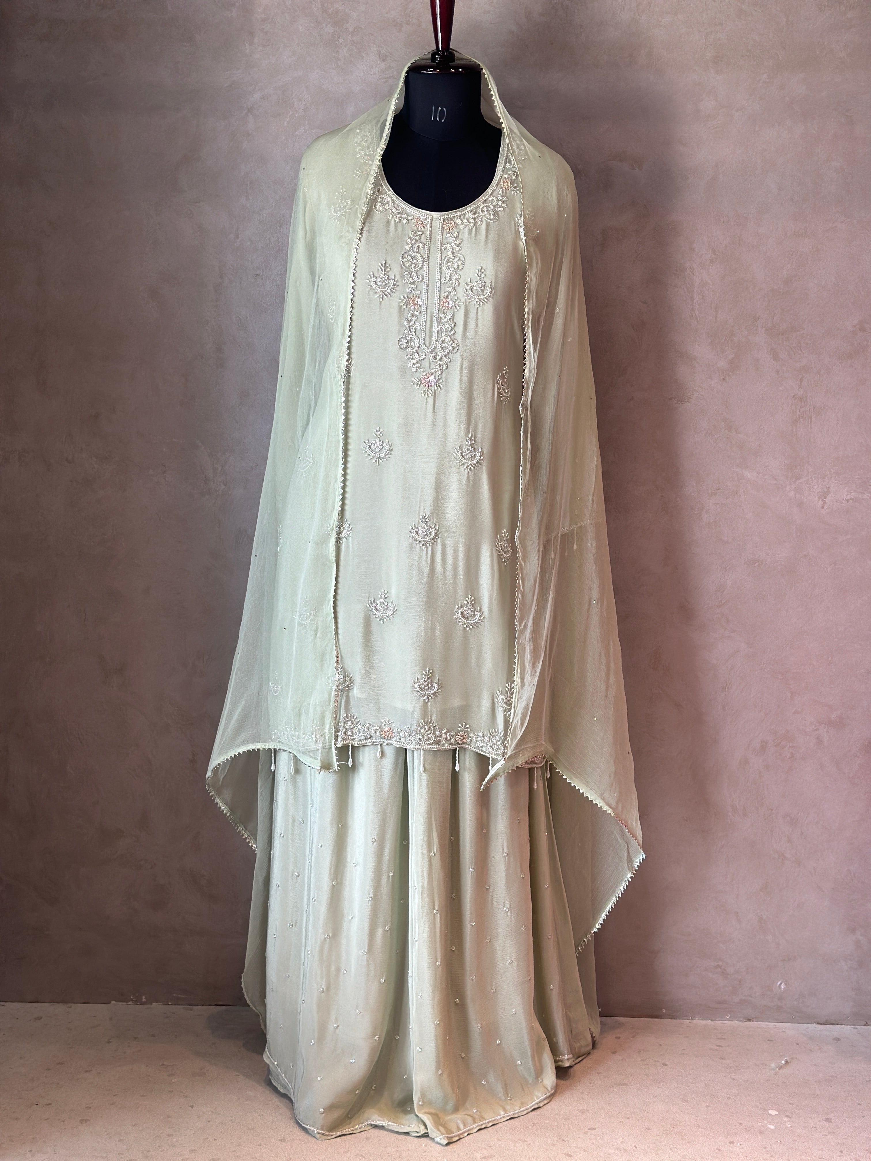 BAUTIFUL PLAZO SET WITH PREMIUM HANDWORK