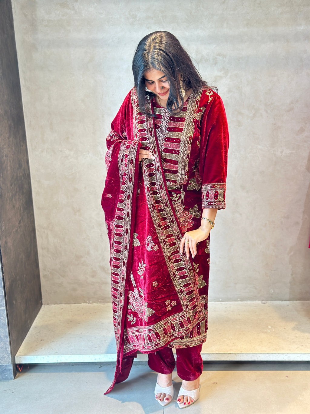 PREMIUM ZARI WORK VELVET SUIT