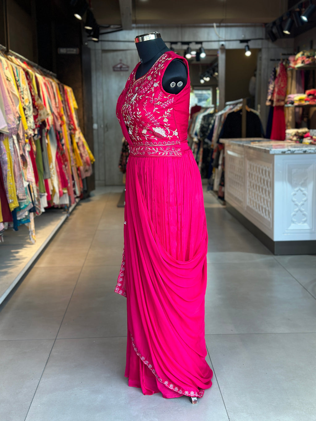 SKIRT SET WITH SHURG IN HANDWORK