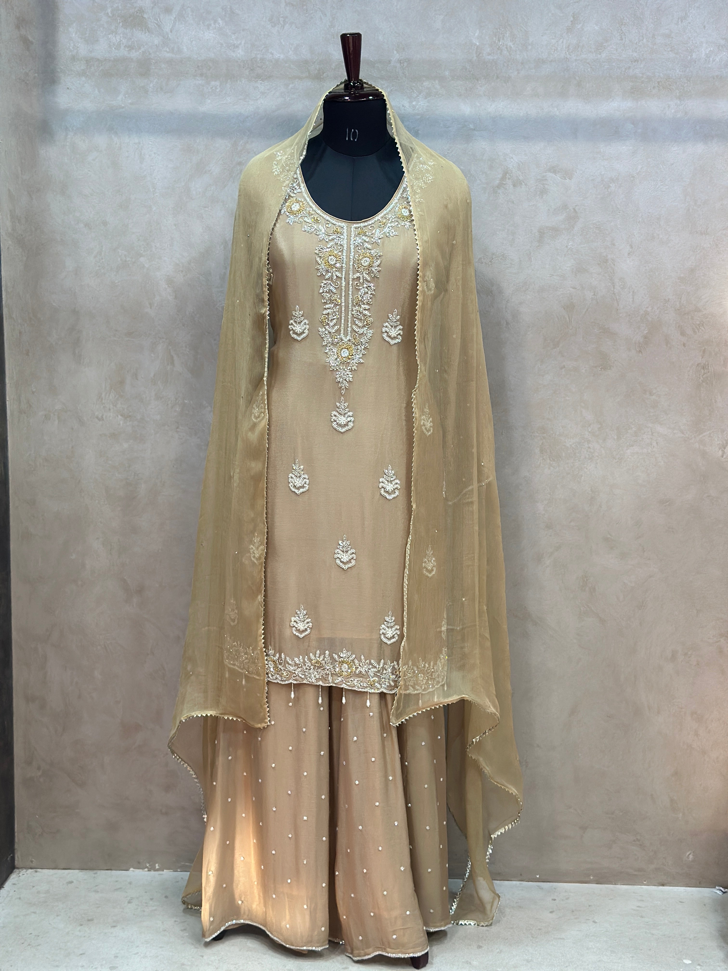 BEAUTIFUL PLAZO SET WITH HANDWORK