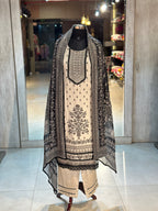 PAKISTANI STYLE SUIT SET