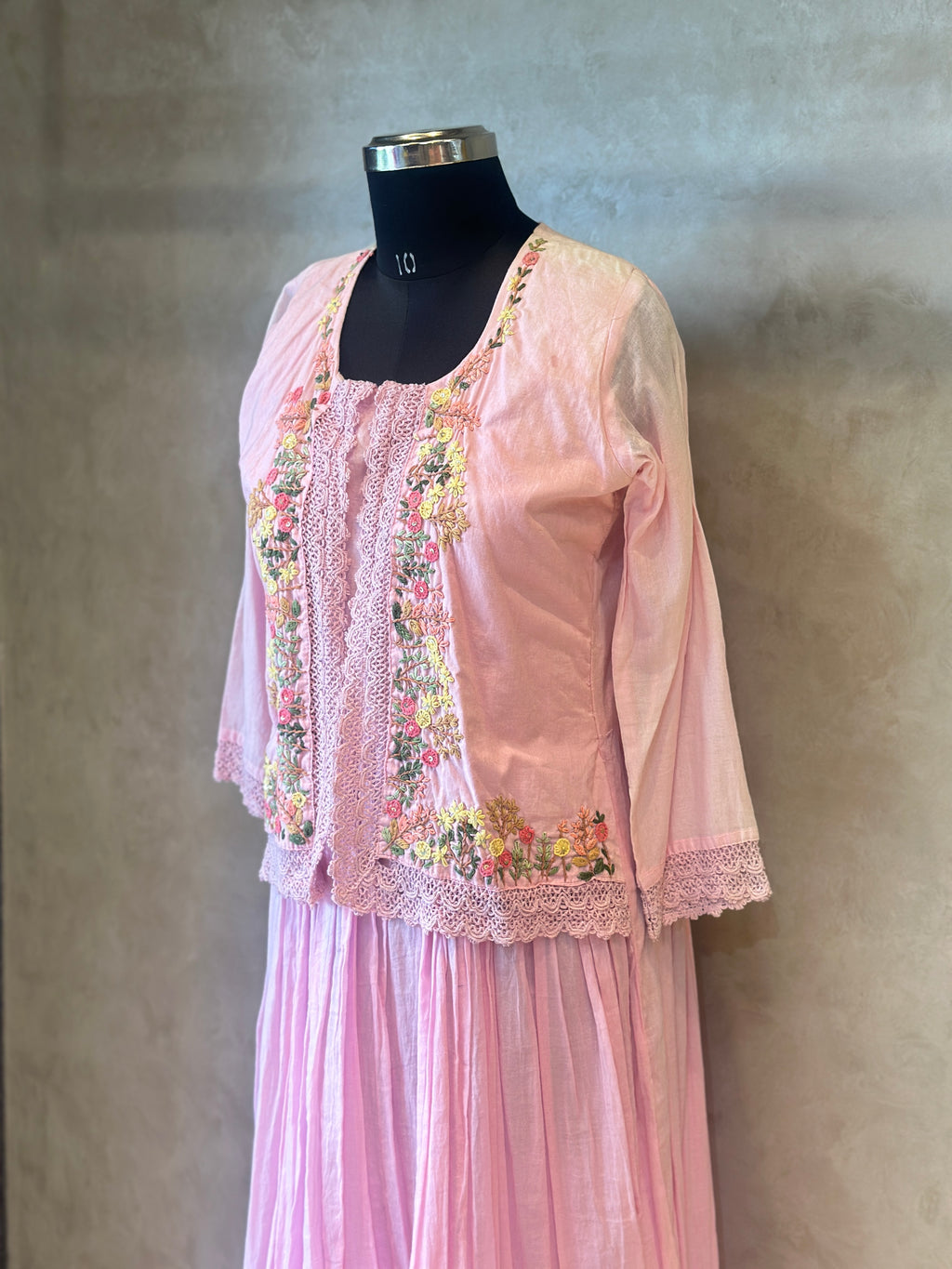 ONE PIECE EMBROIDERED GOWN SET