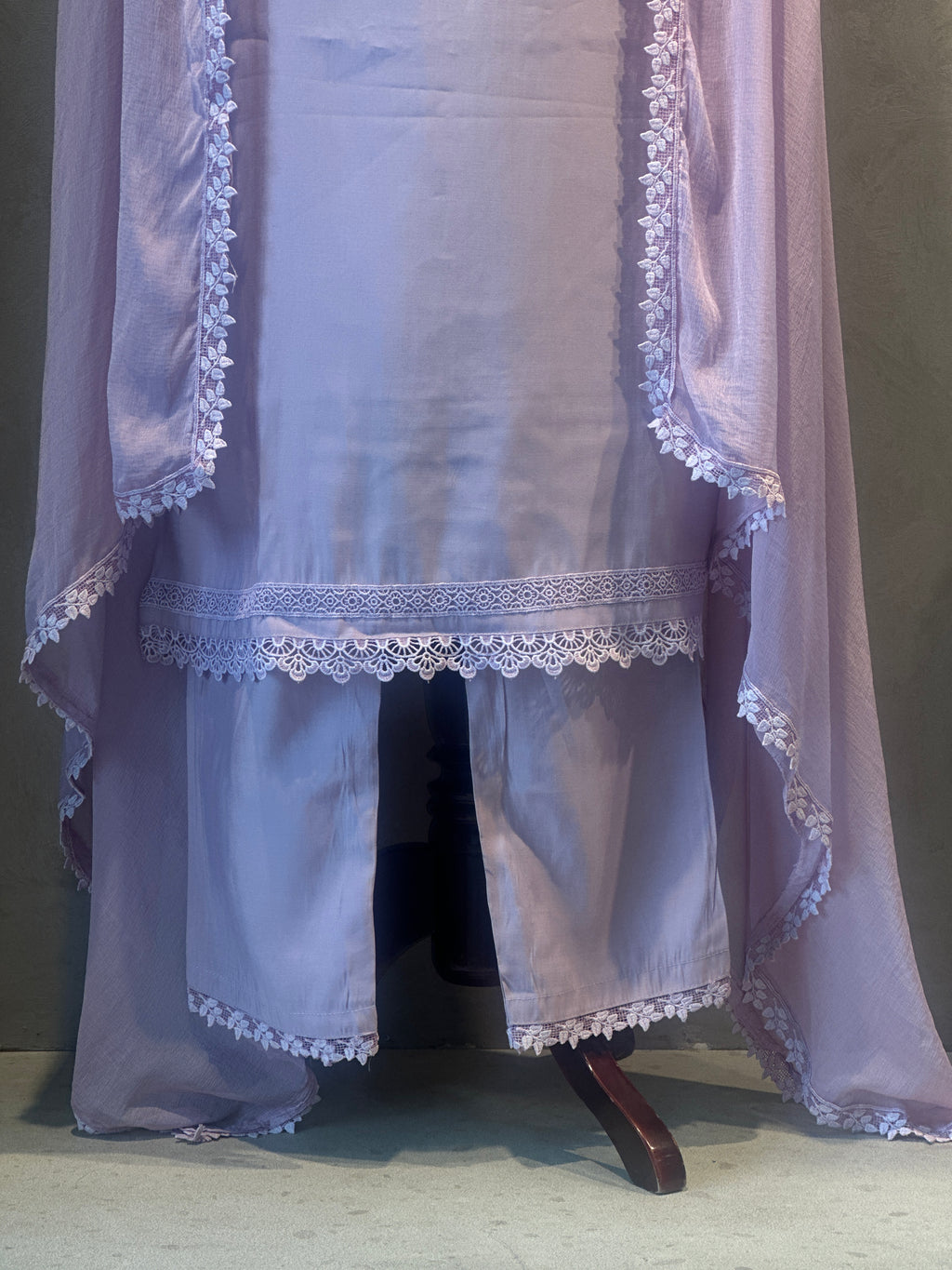 BEAUTIFUL HANDWORK SUIT SET