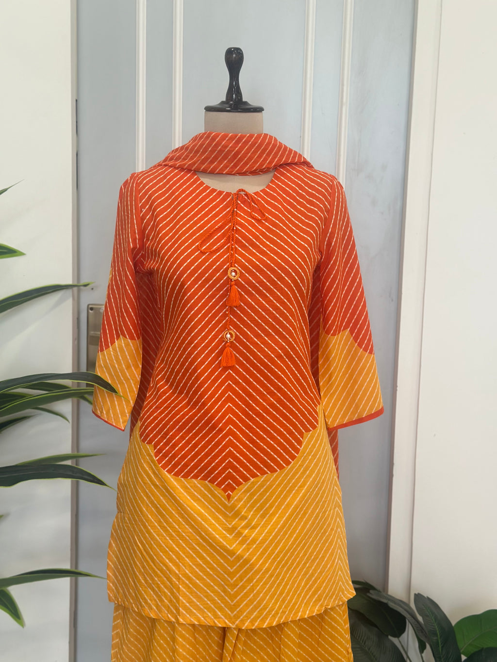 Sawan Special Leheriya Farsi Suit Set