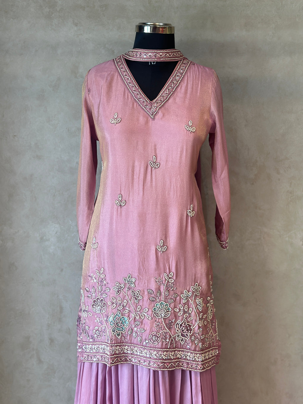 BEAUTIFUL HANDWORK PLAZO SET