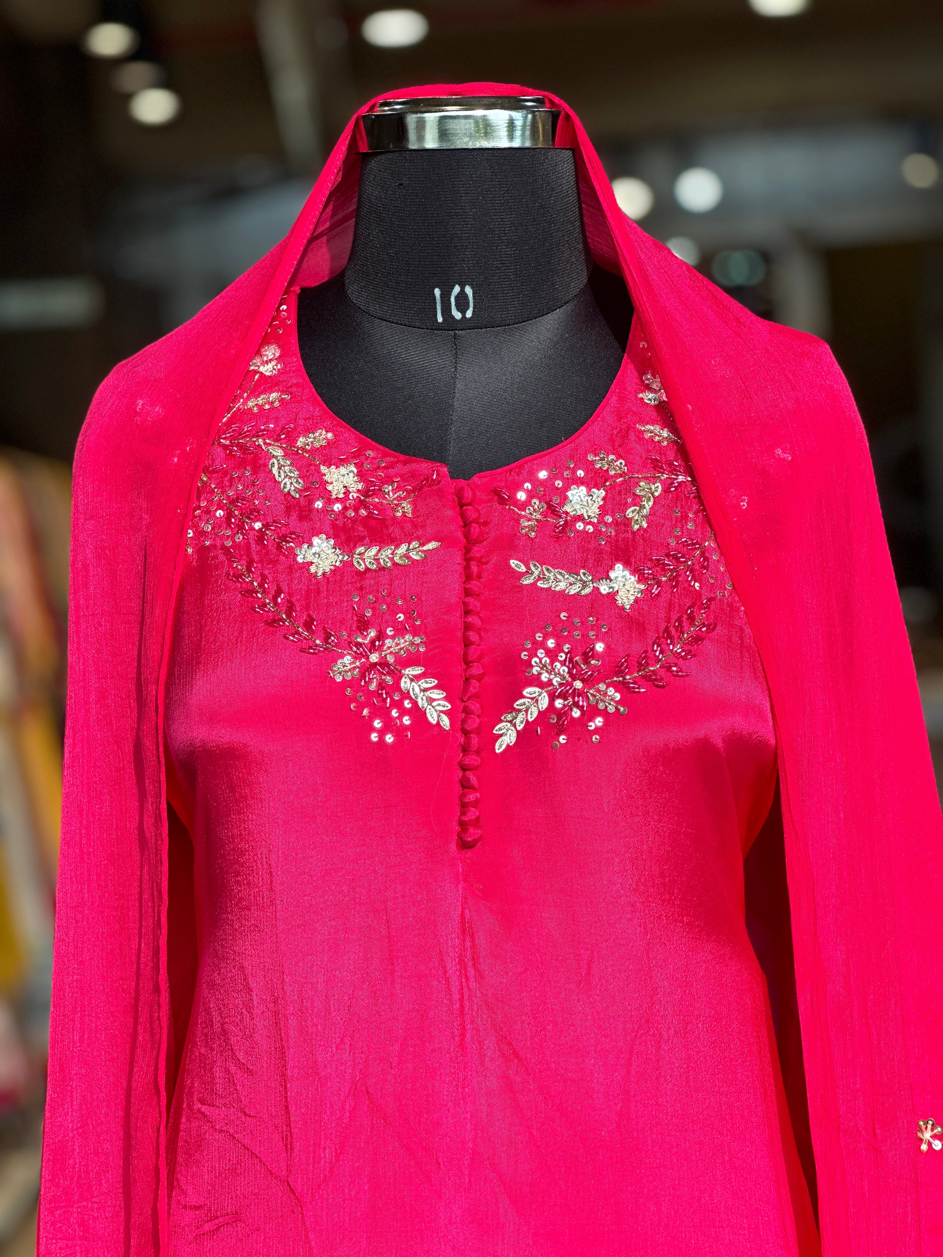 A LINE HANDWORK SUIT SET