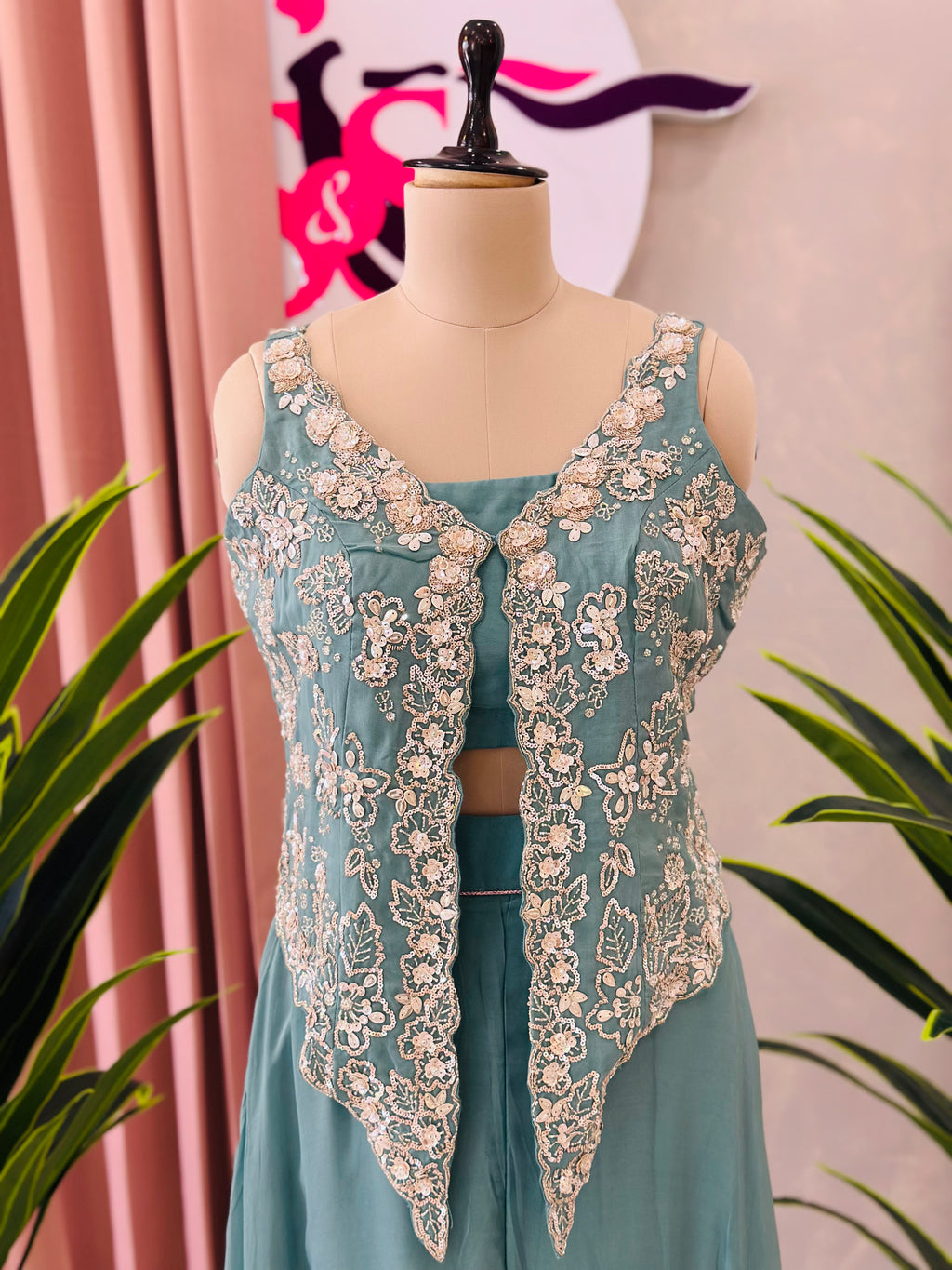 Designer Three-Piece Fusion Set