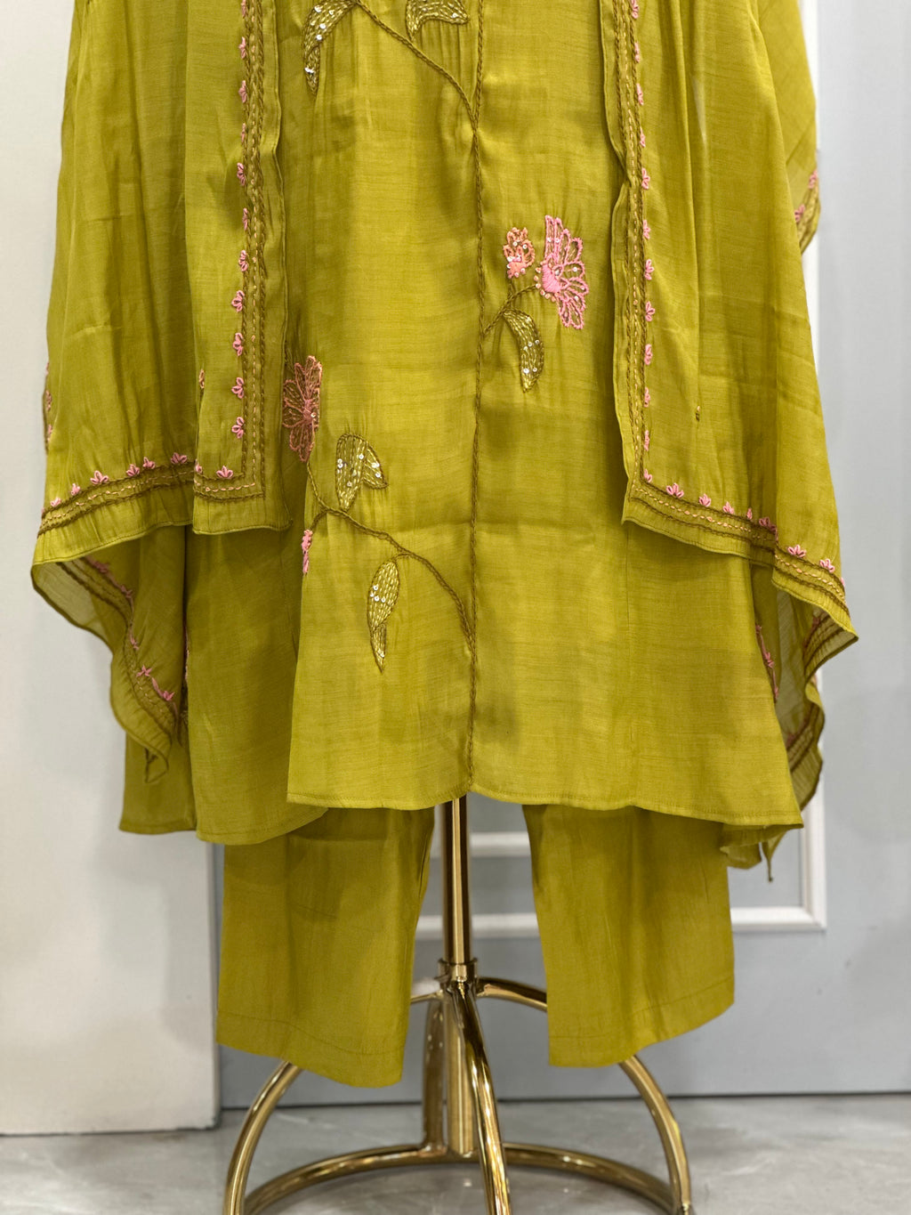 Premium mul Chanderi handwork three piece suit set