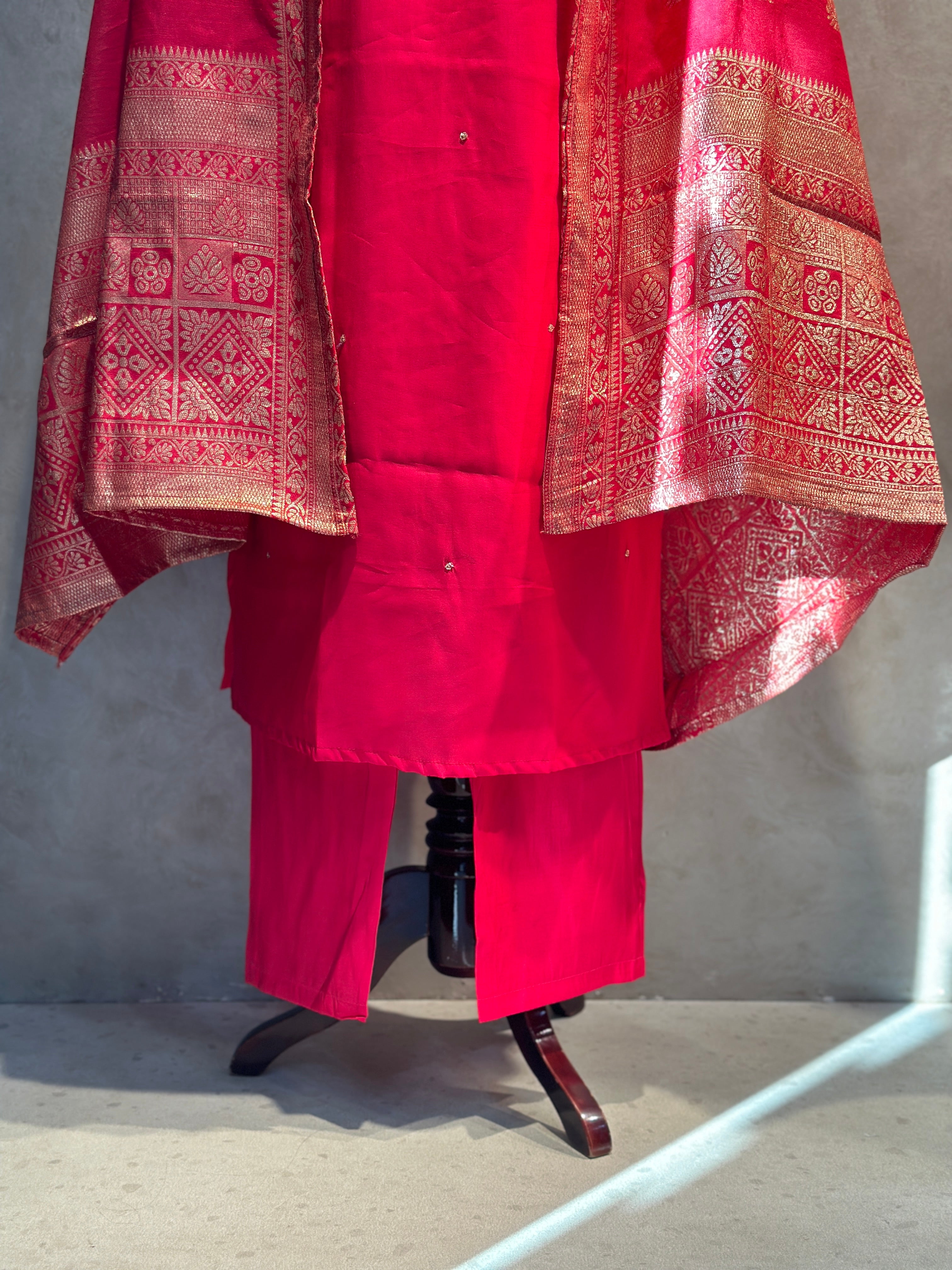 BANARASI STRAIGHT HANDWORK SUIT SET