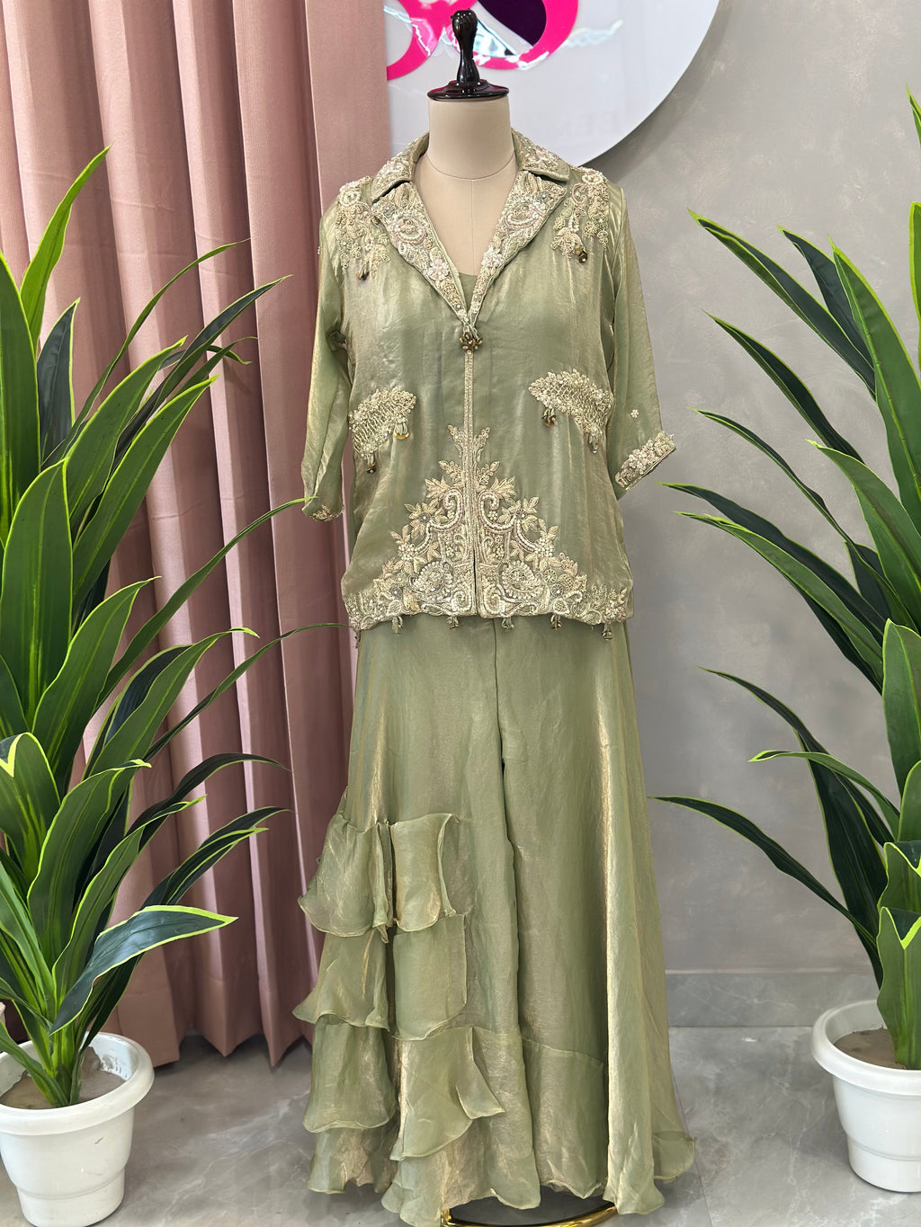 Modern Ethnic Co-ord Set With Heavy Handwork