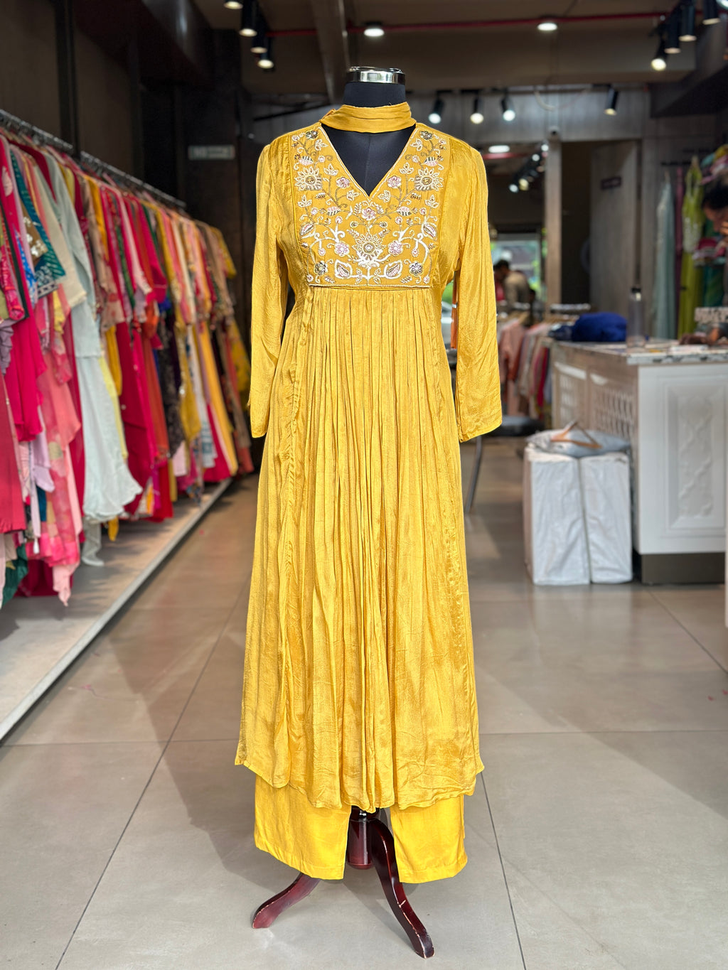 PURE CHINON HANDWORK SUIT