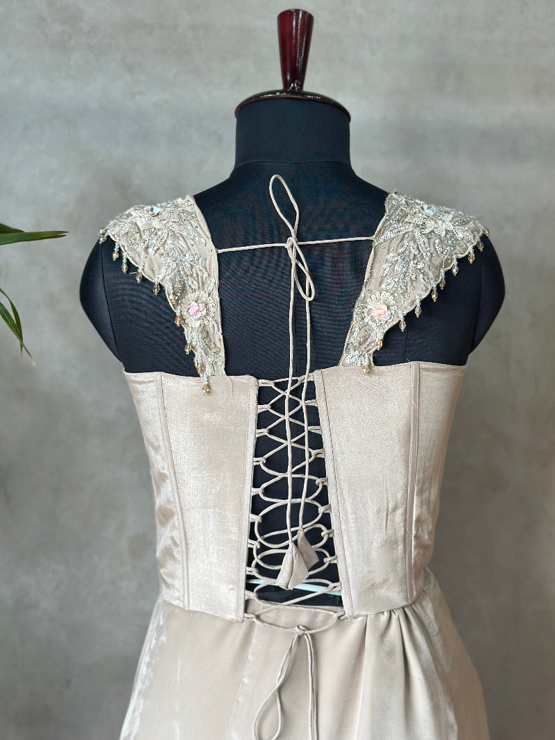 INDOWESTERN WITH TRENDY CORSET TOP