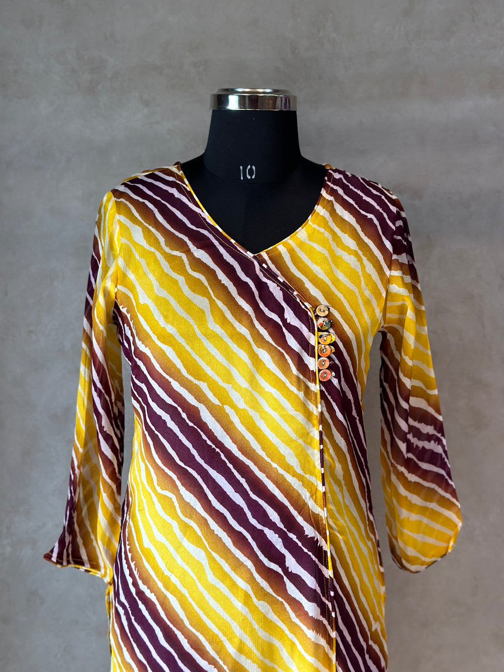 BEAUTIFUL LAHARIYA KURTI