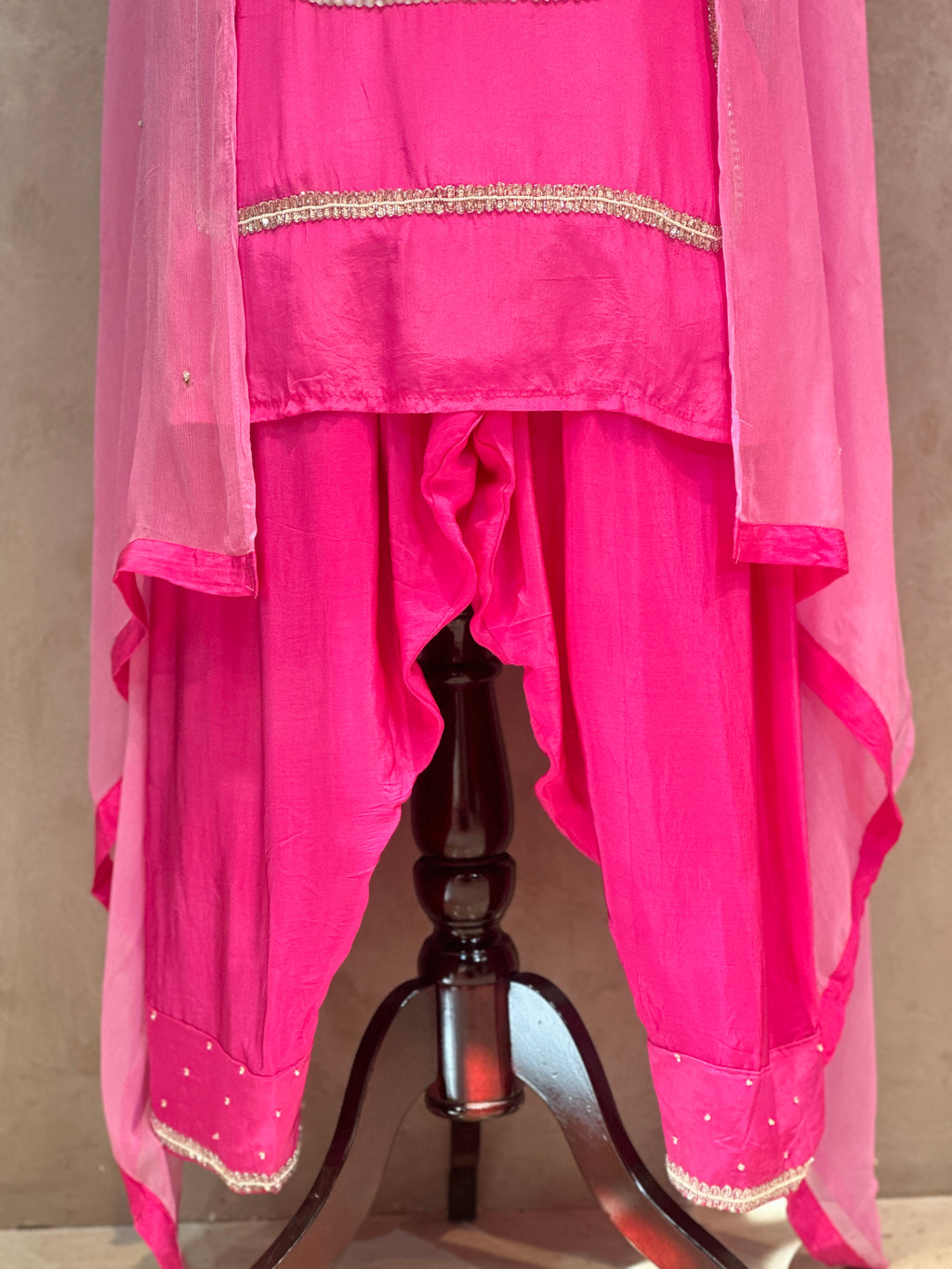 BEAUTIFUL HANDWORK SUIT SET