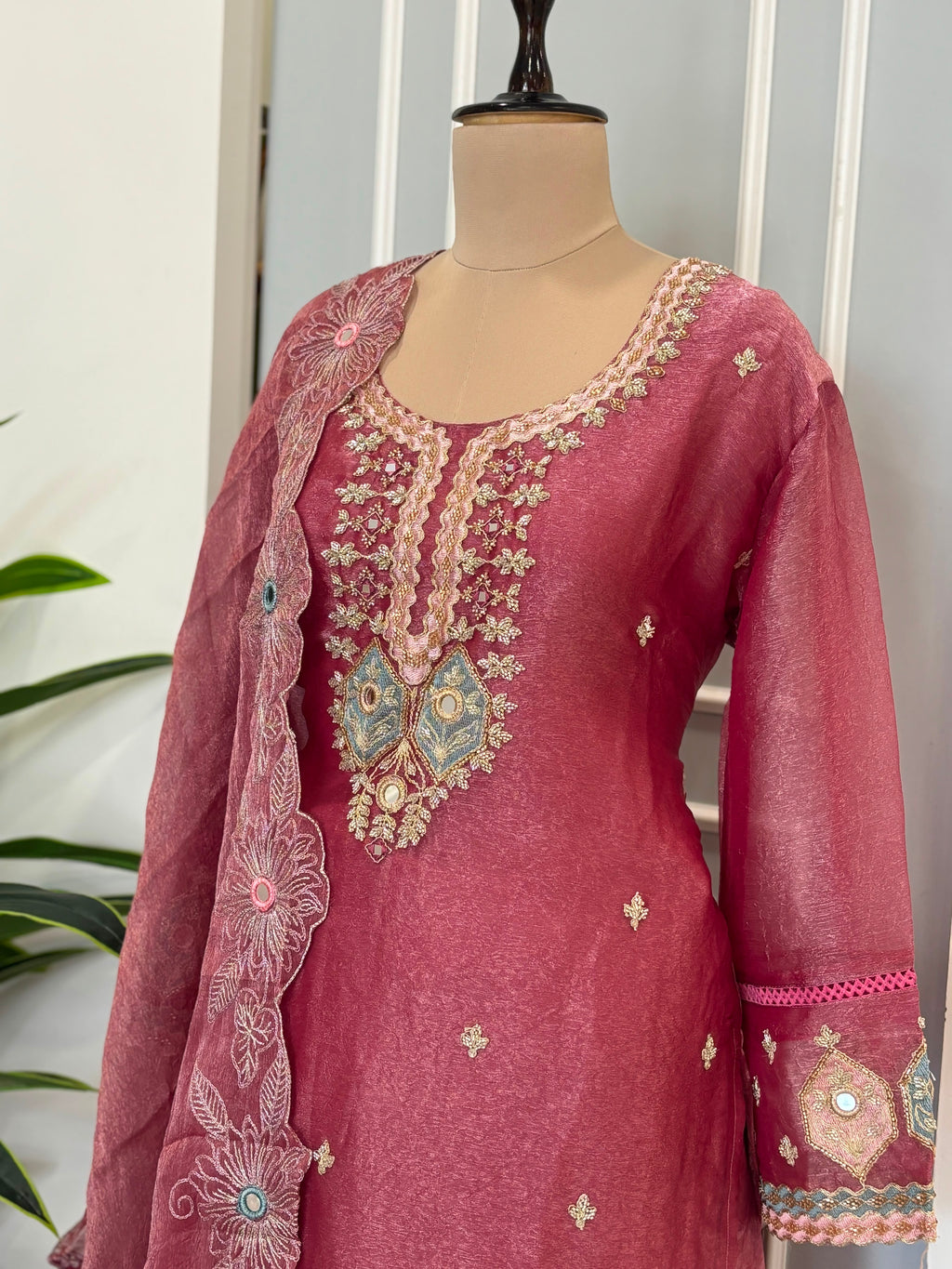 💫 Premium Mirror Work Kurta Pant Set with Beautiful Dupatta💫