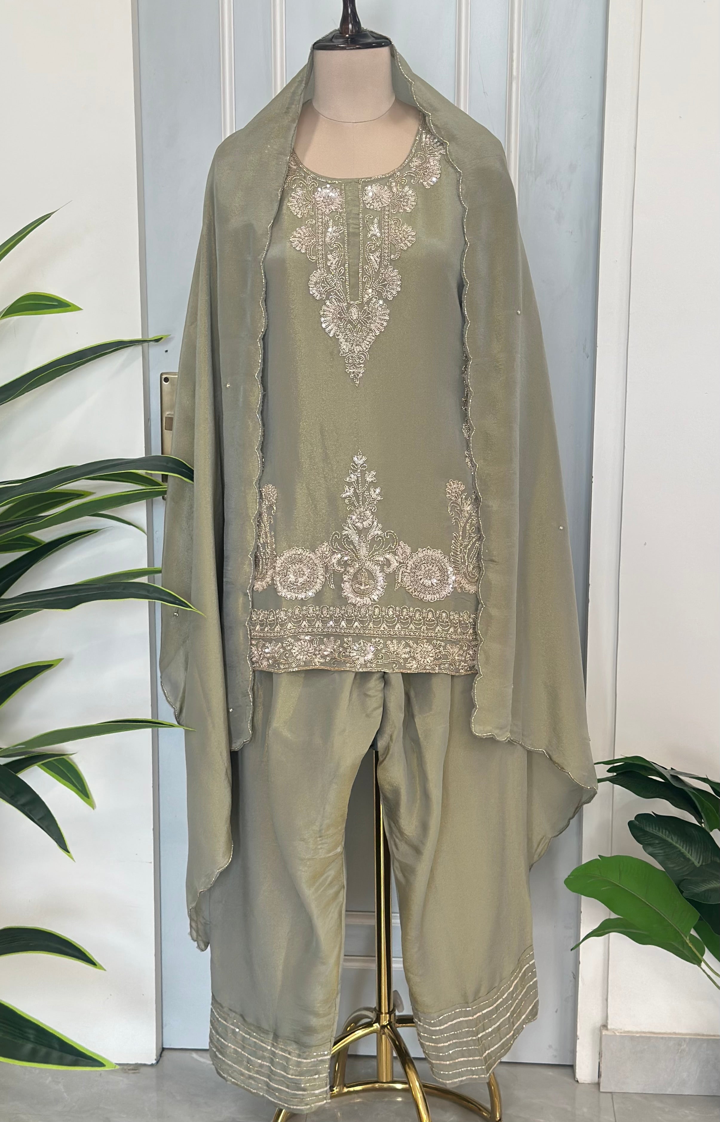 🌷Graceful Handwork Festive Suit Set🌷