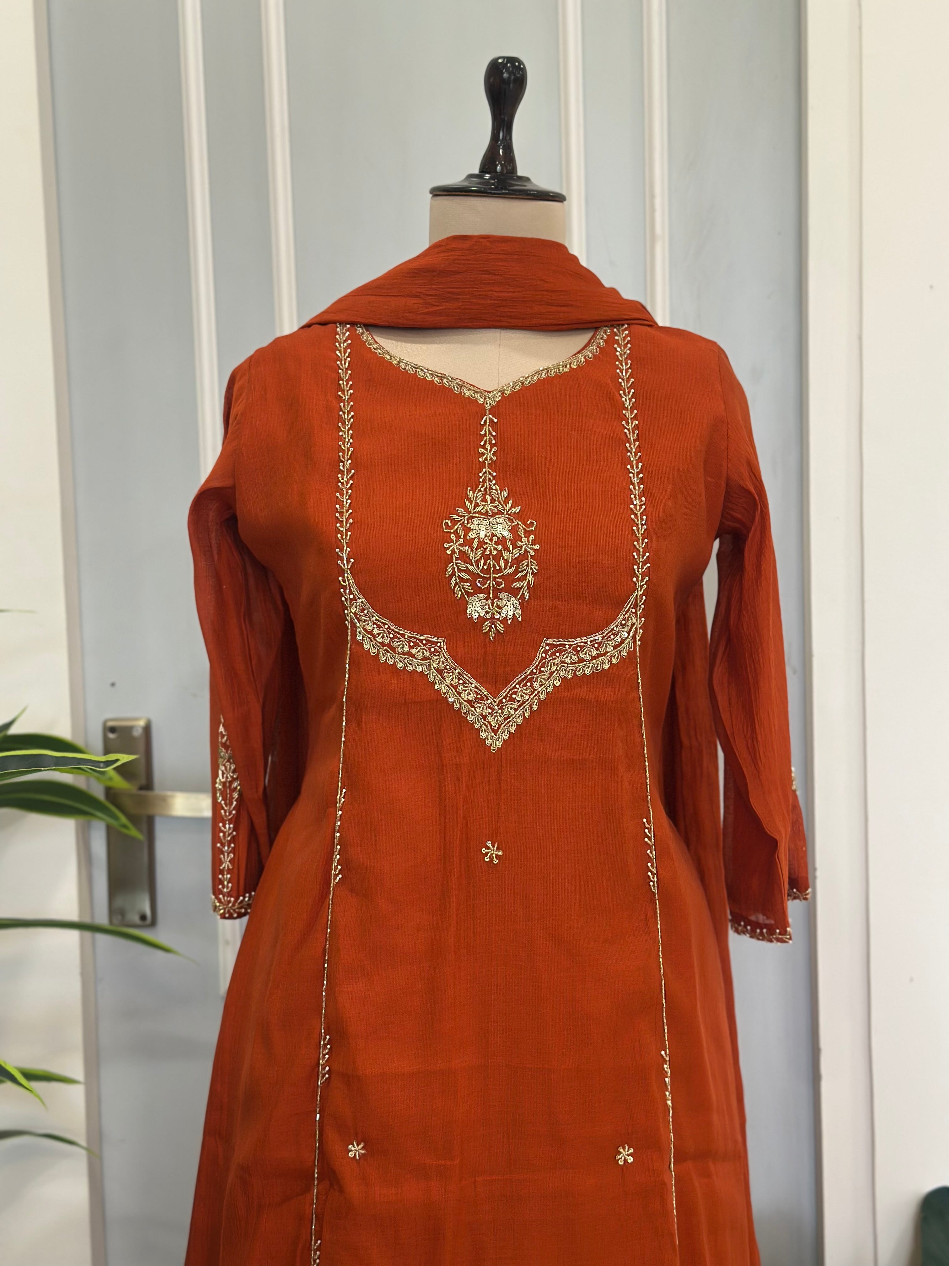 Graceful Festive Kurta Set with Delicate Embroidery