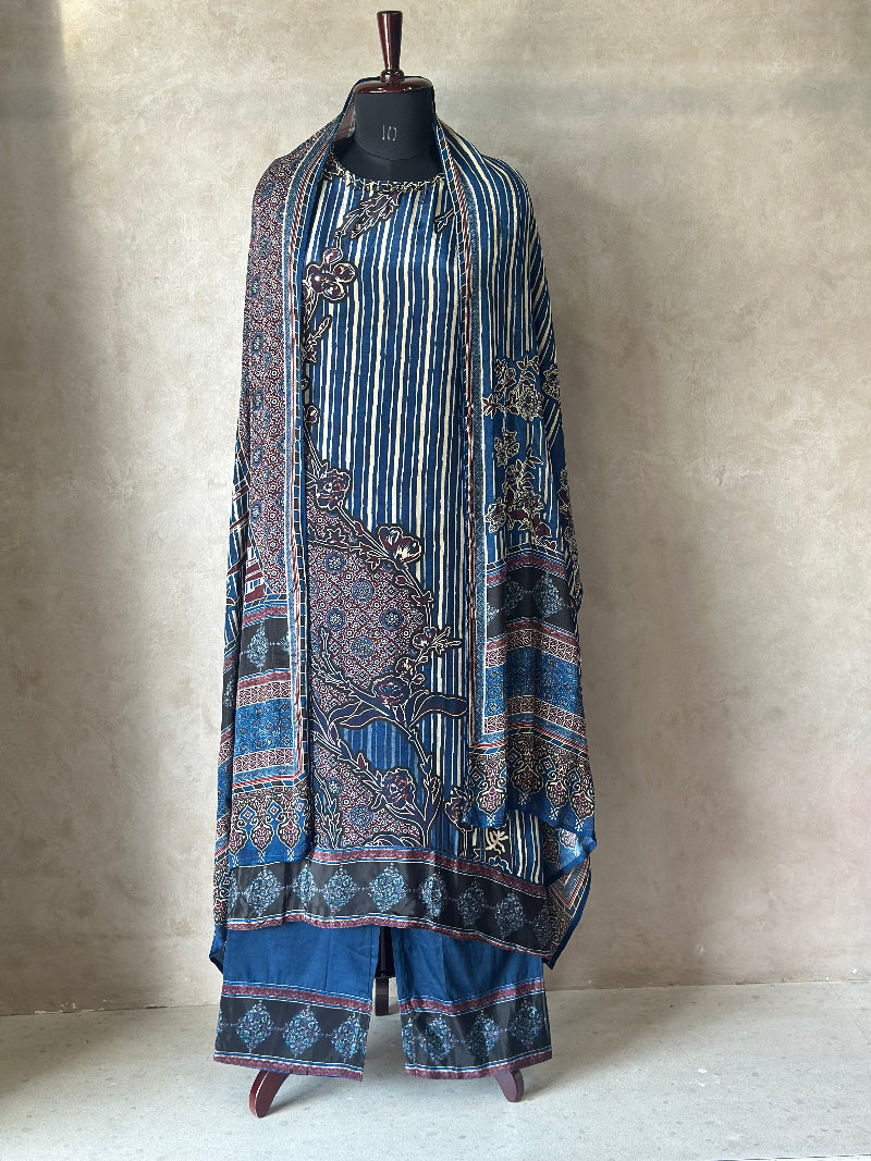 Pure Crepe Kurta Set With Dupatta