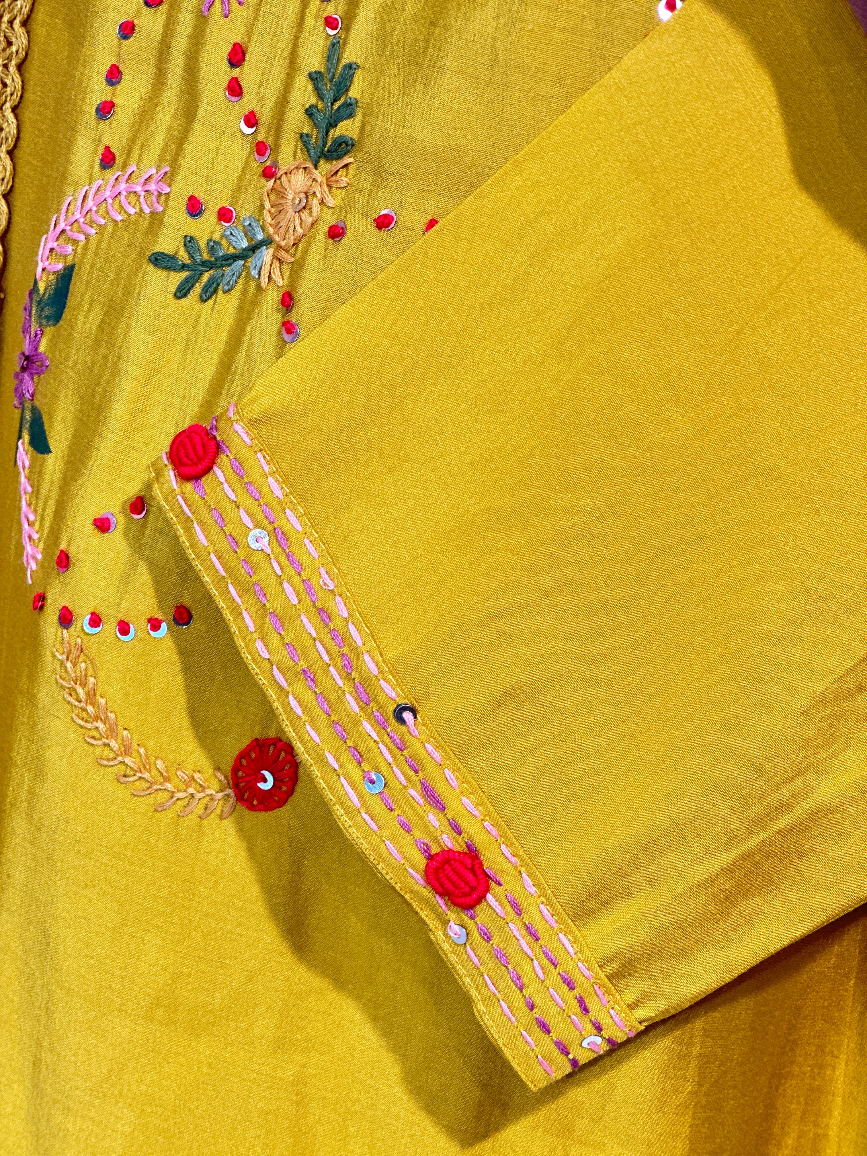 EMBROIDERED STRAIGHT SUIT SET