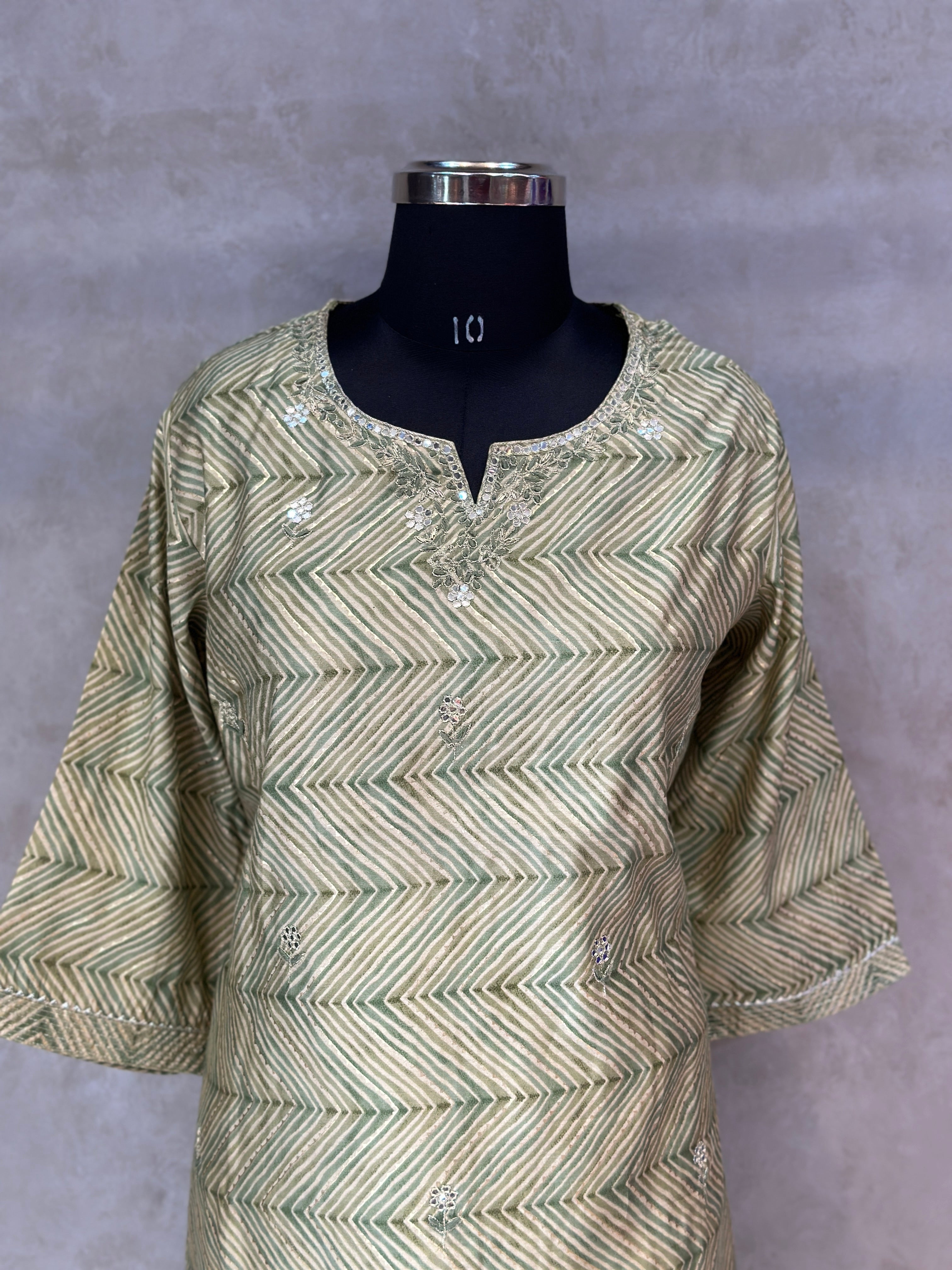 TWO PIECE SUIT WITH SEQUENCE WORK