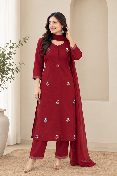 Graceful Floral Work Kurta Set
