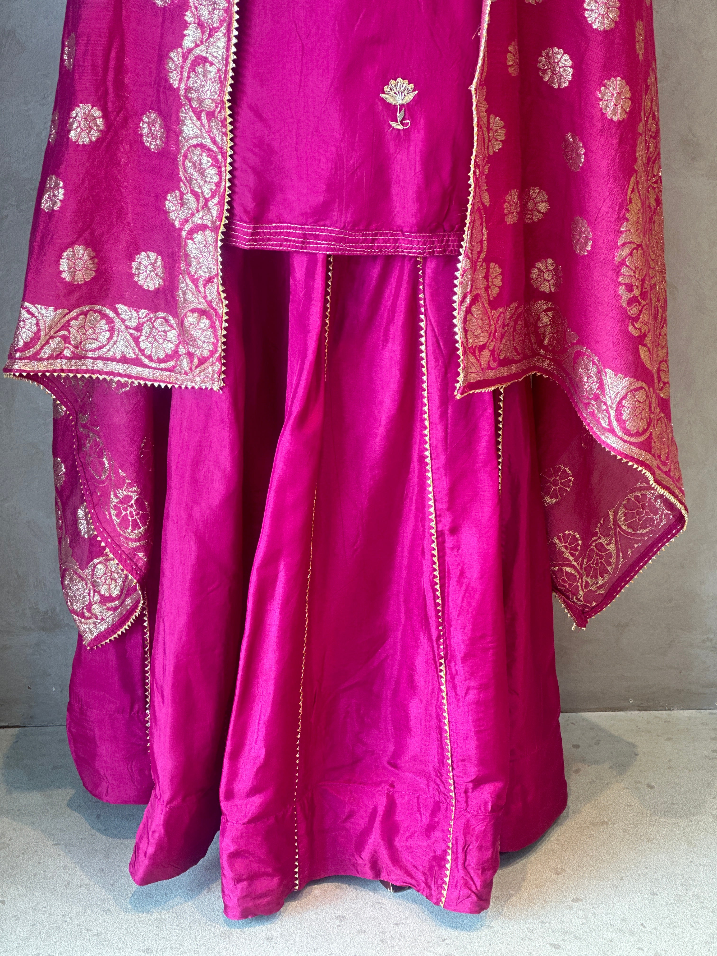 TRADITIONAL HANDWORK SKIRT SET