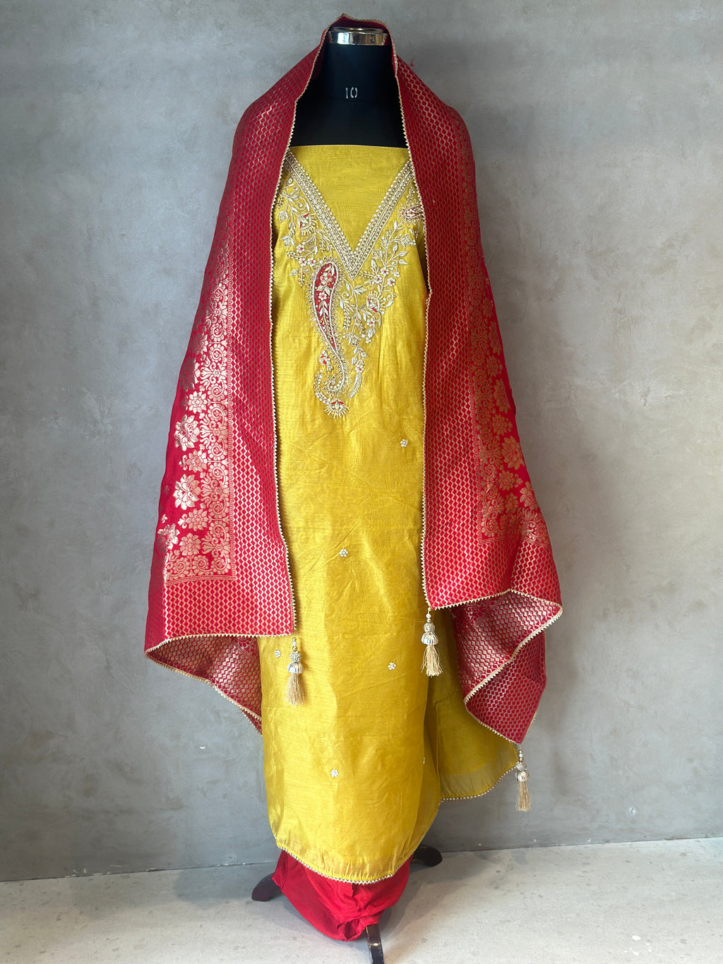 PURE ORGANZA HANDWORK SUIT SET
