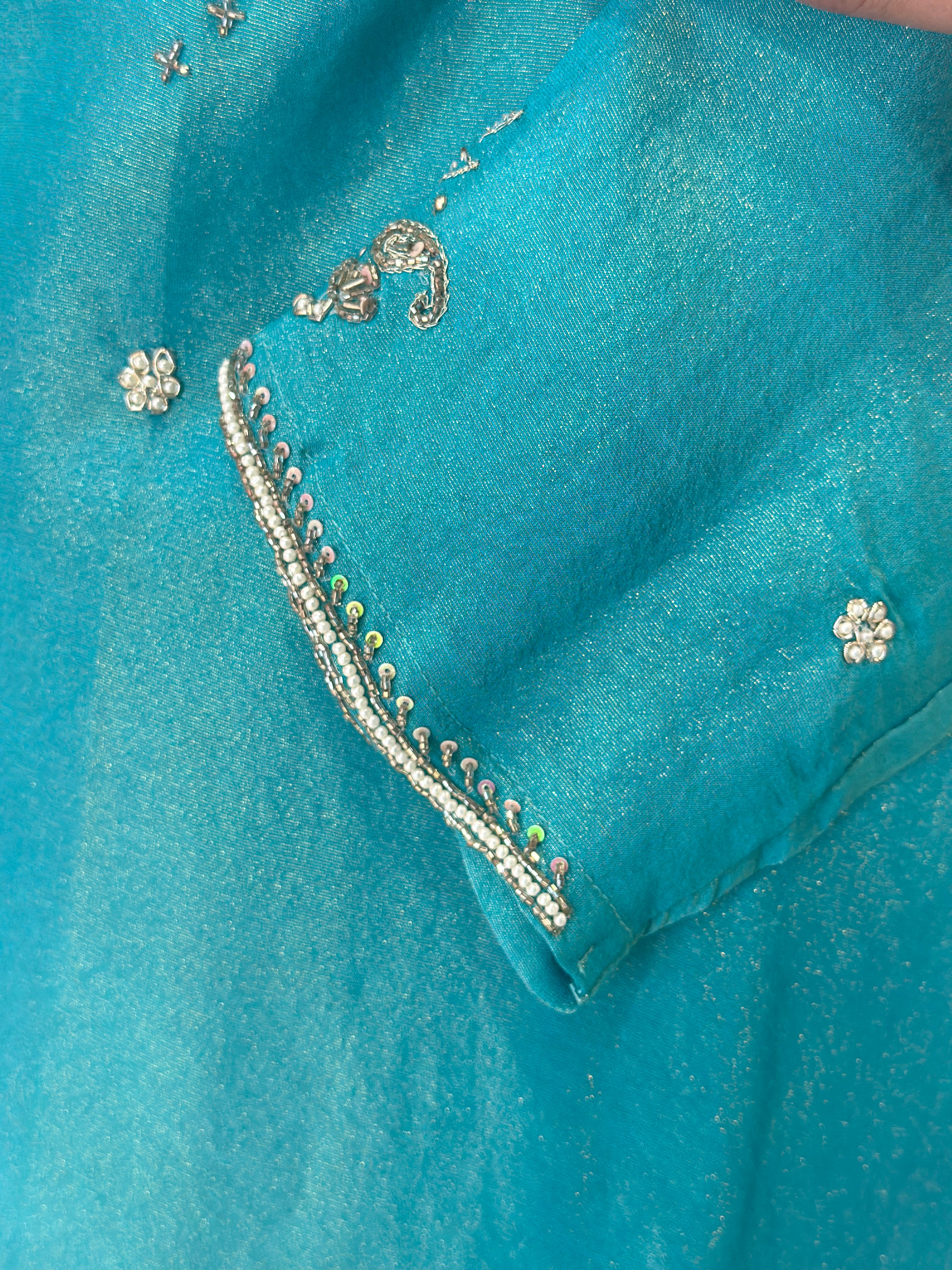 PURE TISSUE HANDWORK SUIT SET