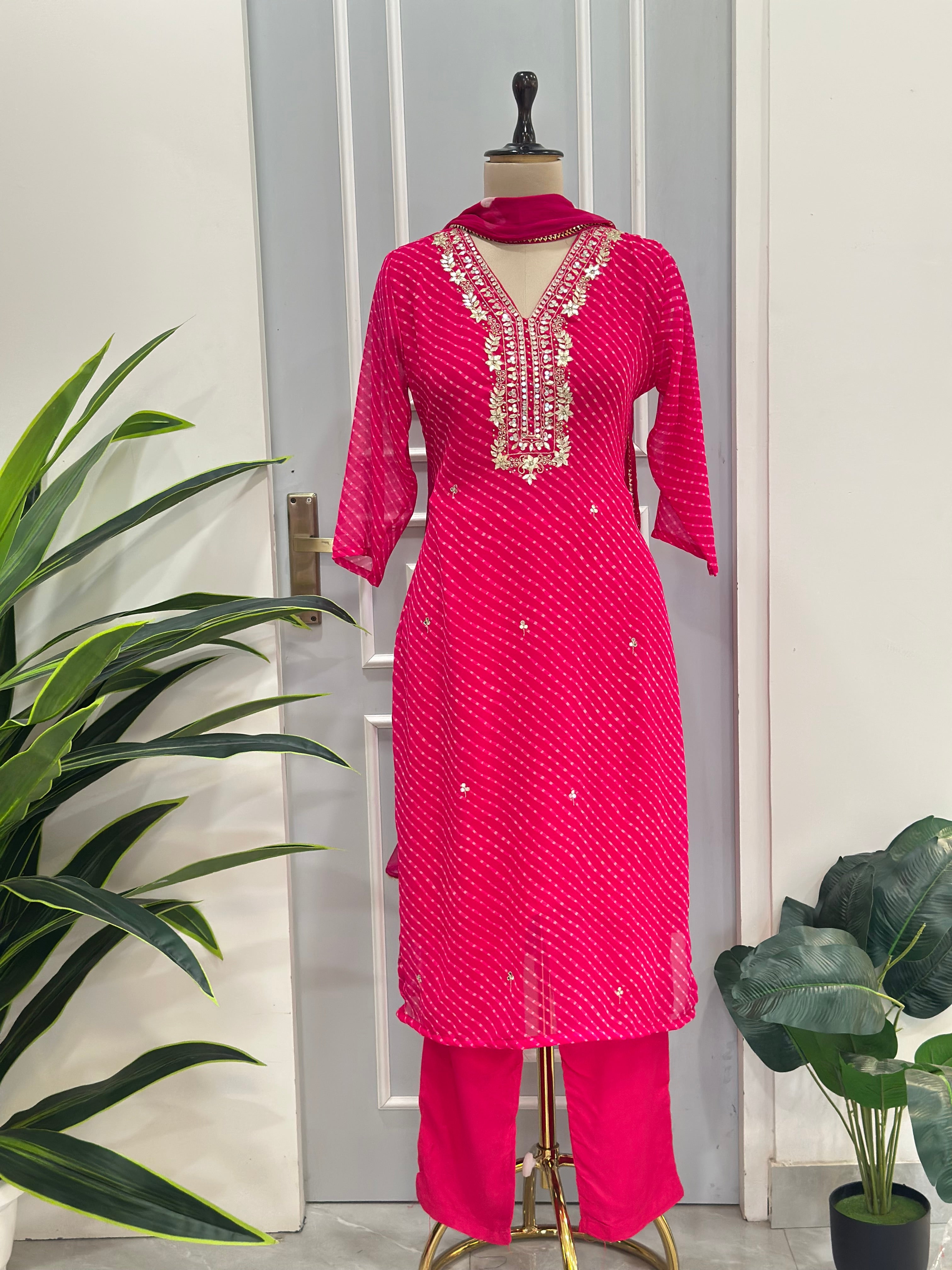 🌸Elegant Leheriya Handwork Kurta Pant Dupatta Set🌸