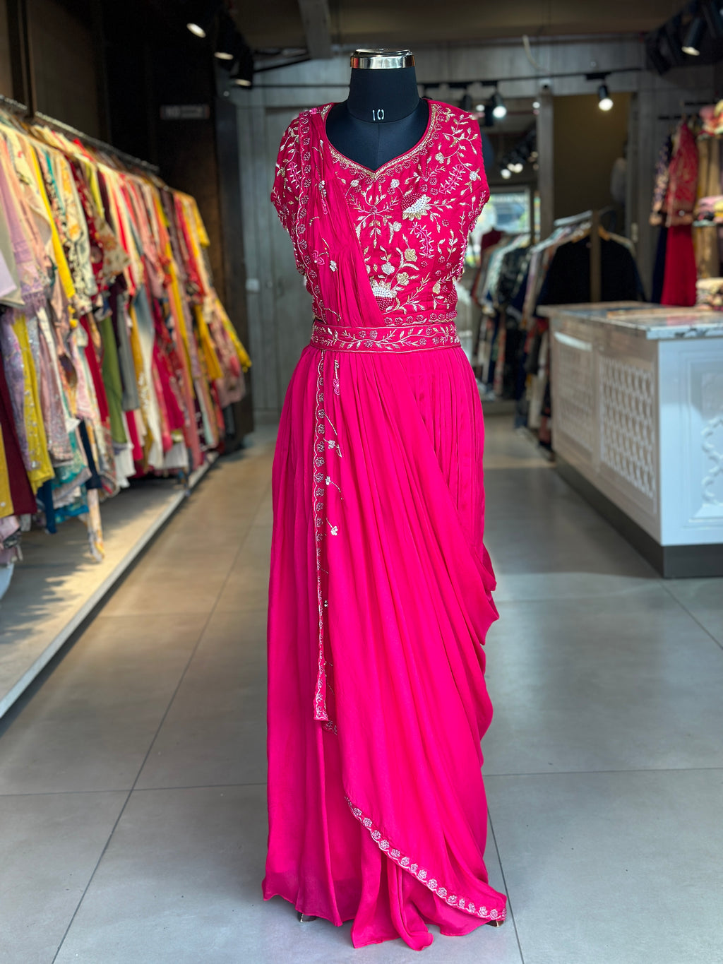 SKIRT SET WITH SHURG IN HANDWORK