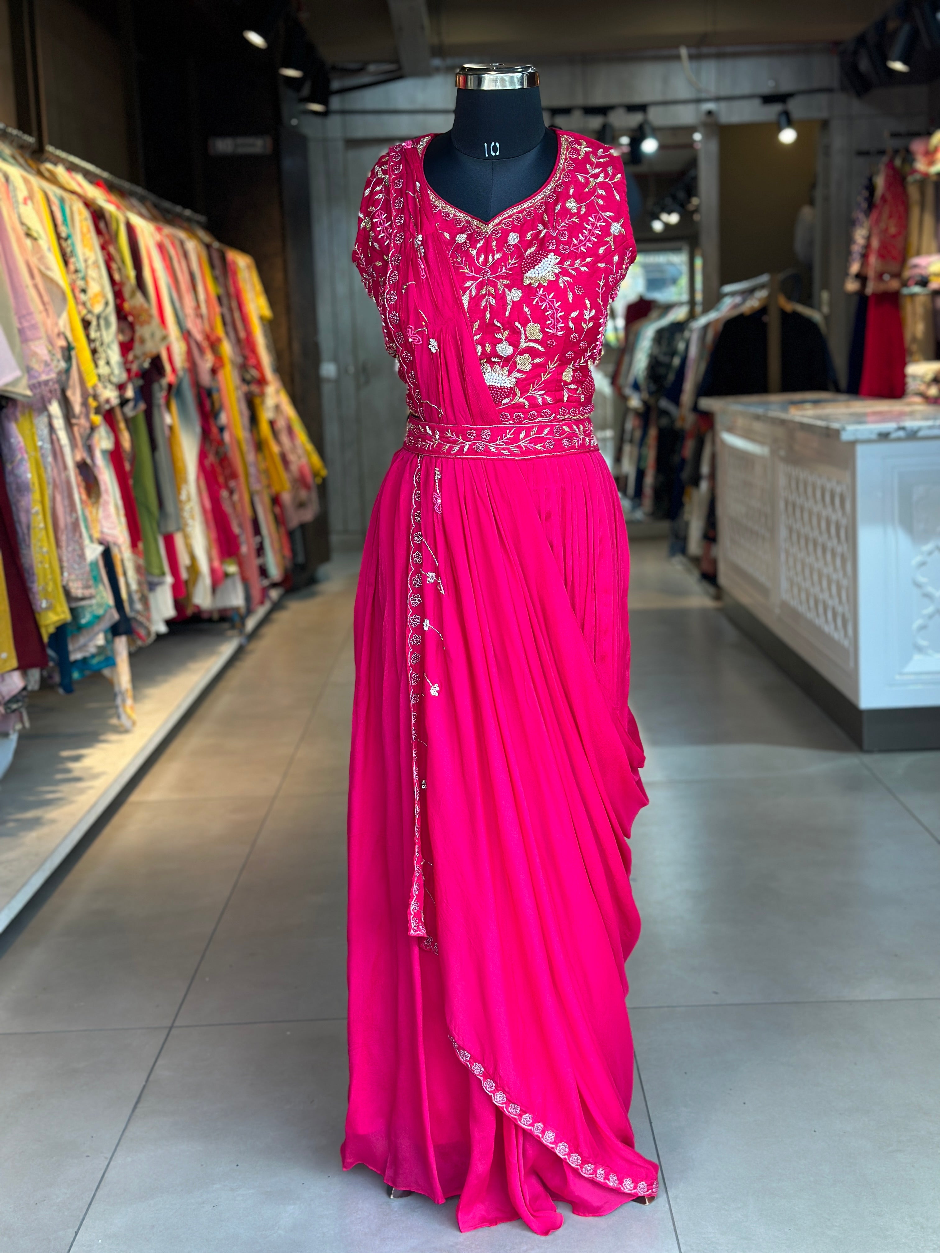 SKIRT SET WITH SHURG IN HANDWORK