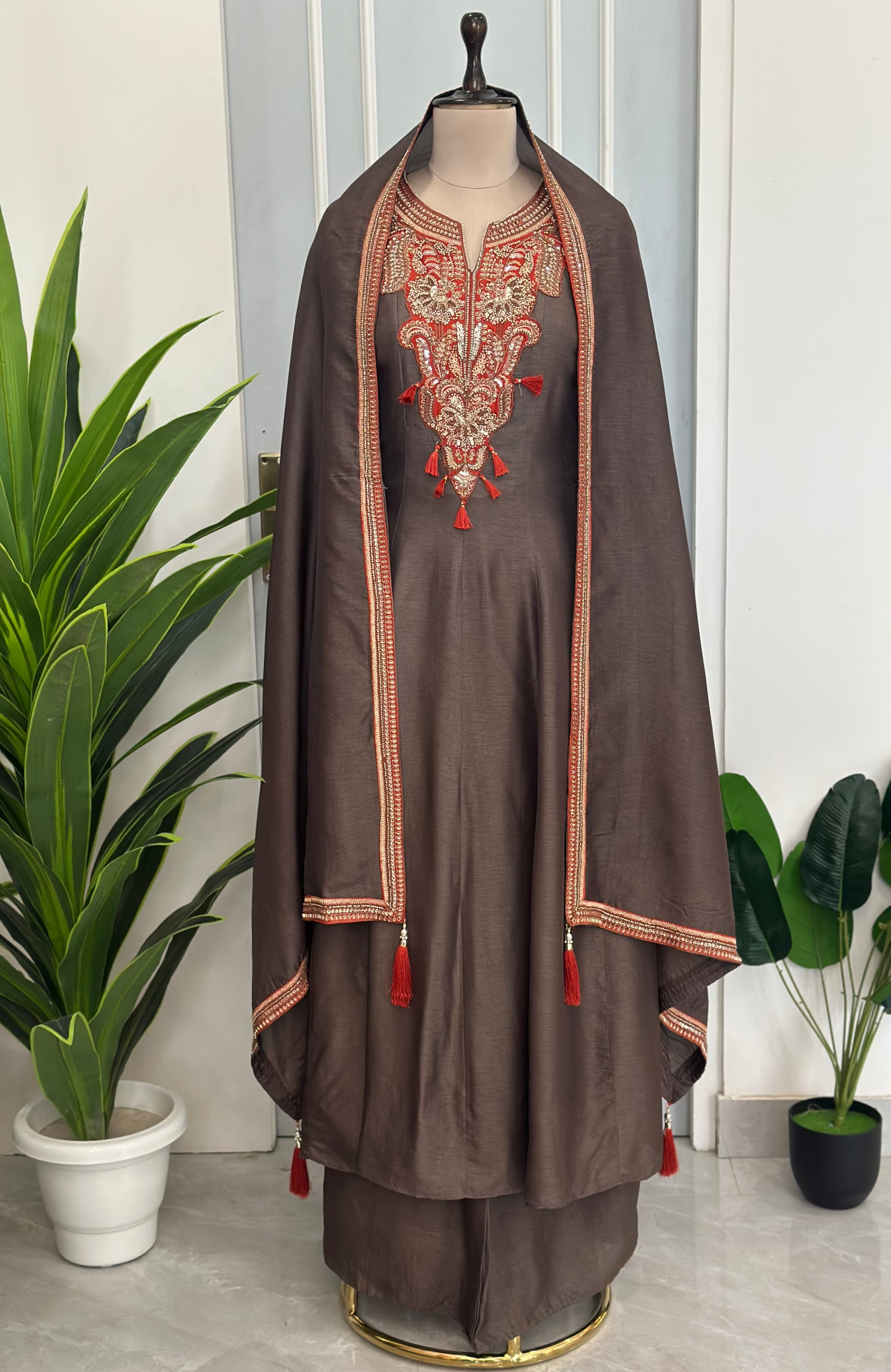 ELEGANT ANARKALI SUIT SET