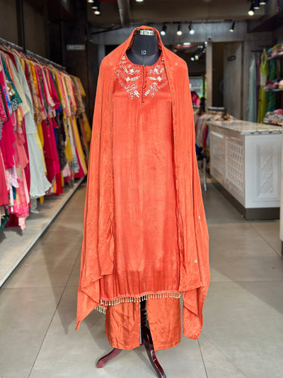 A LINE HANDWORK SUIT SET