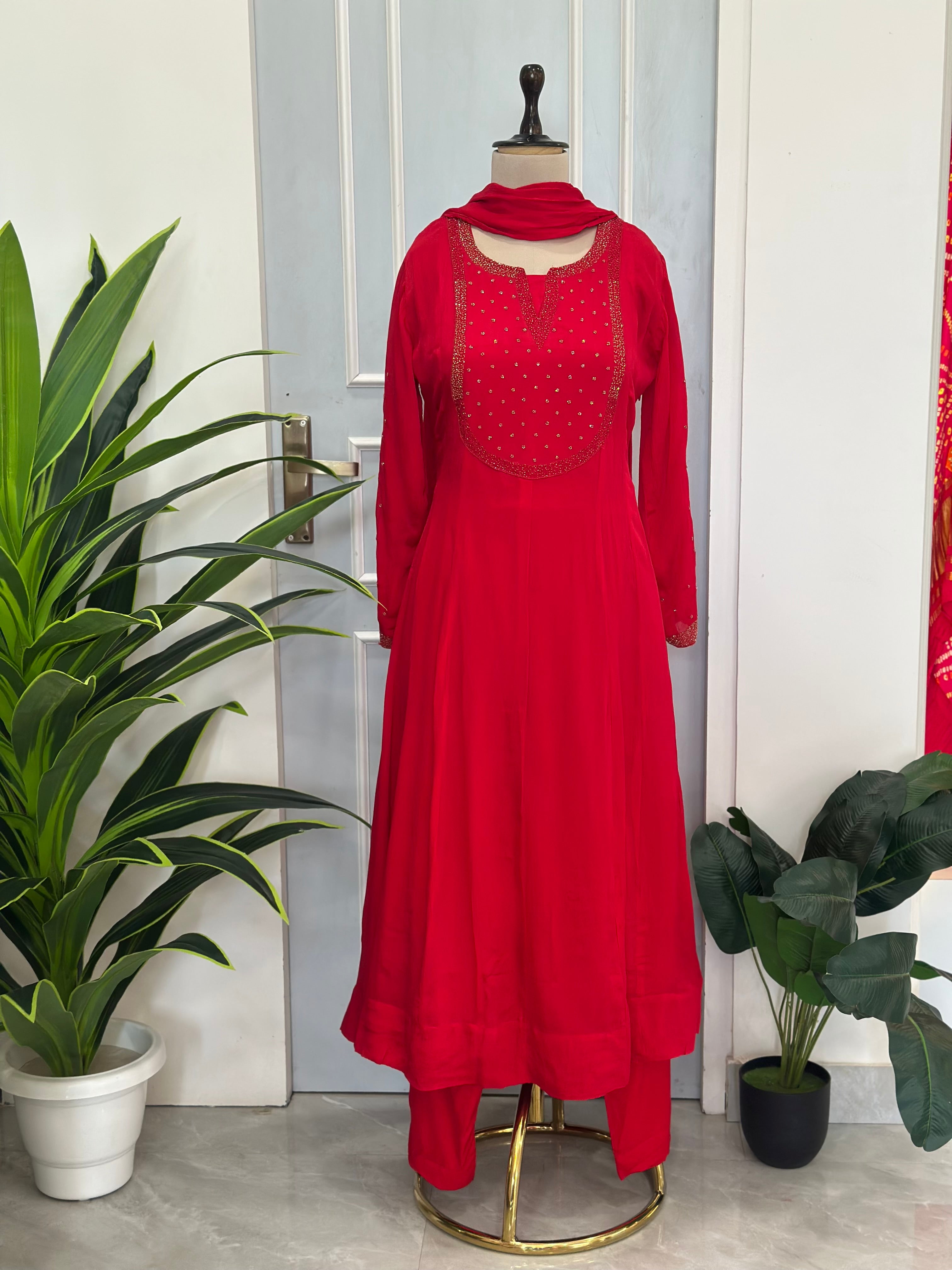 ✨ Elegant Festive Anarkali Ensemble ✨