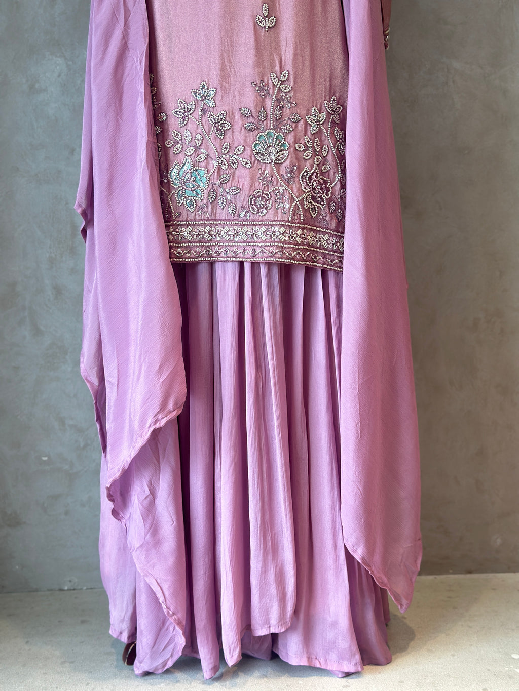 BEAUTIFUL HANDWORK PLAZO SET