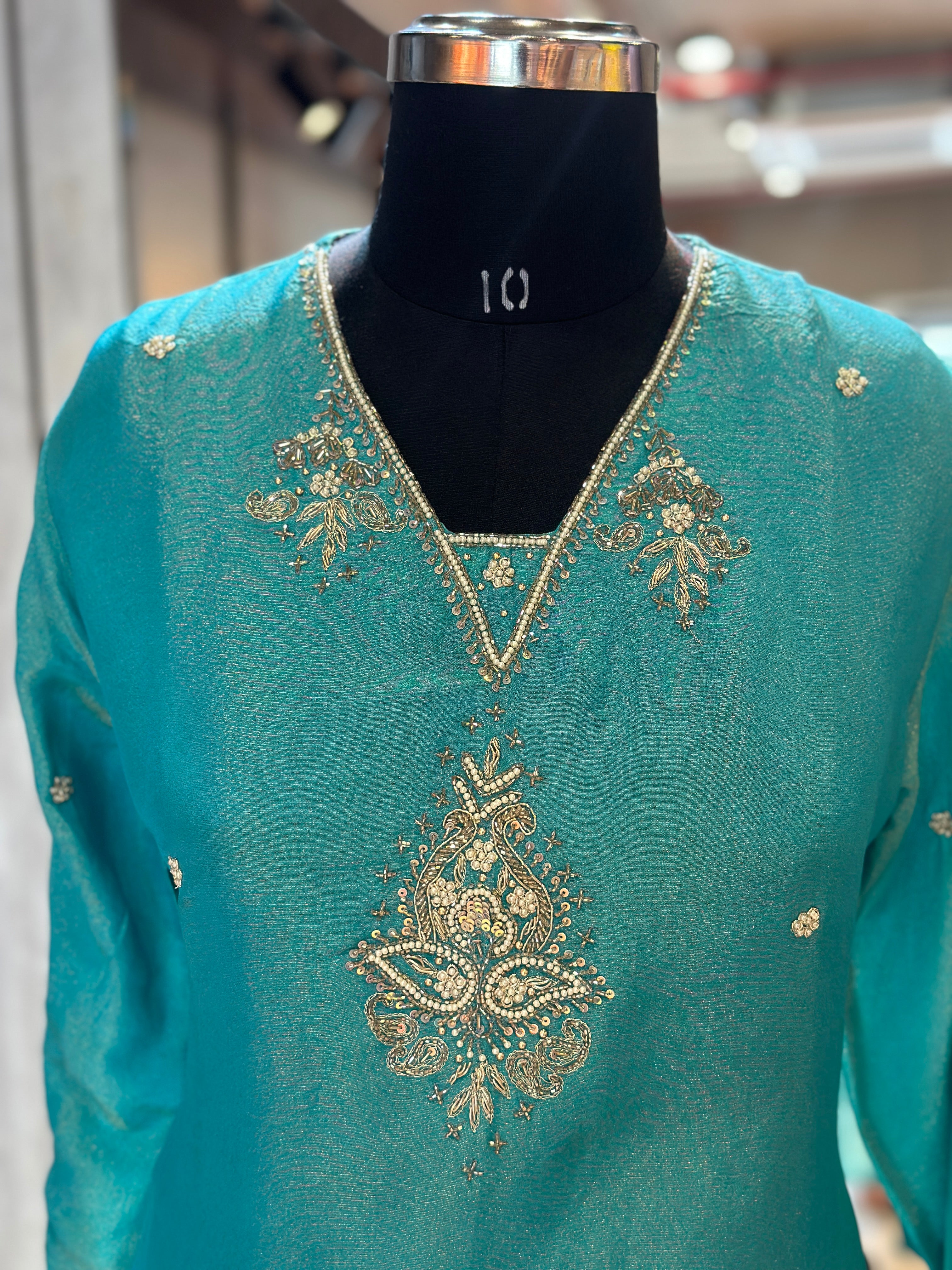 PURE TISSUE HANDWORK SUIT SET