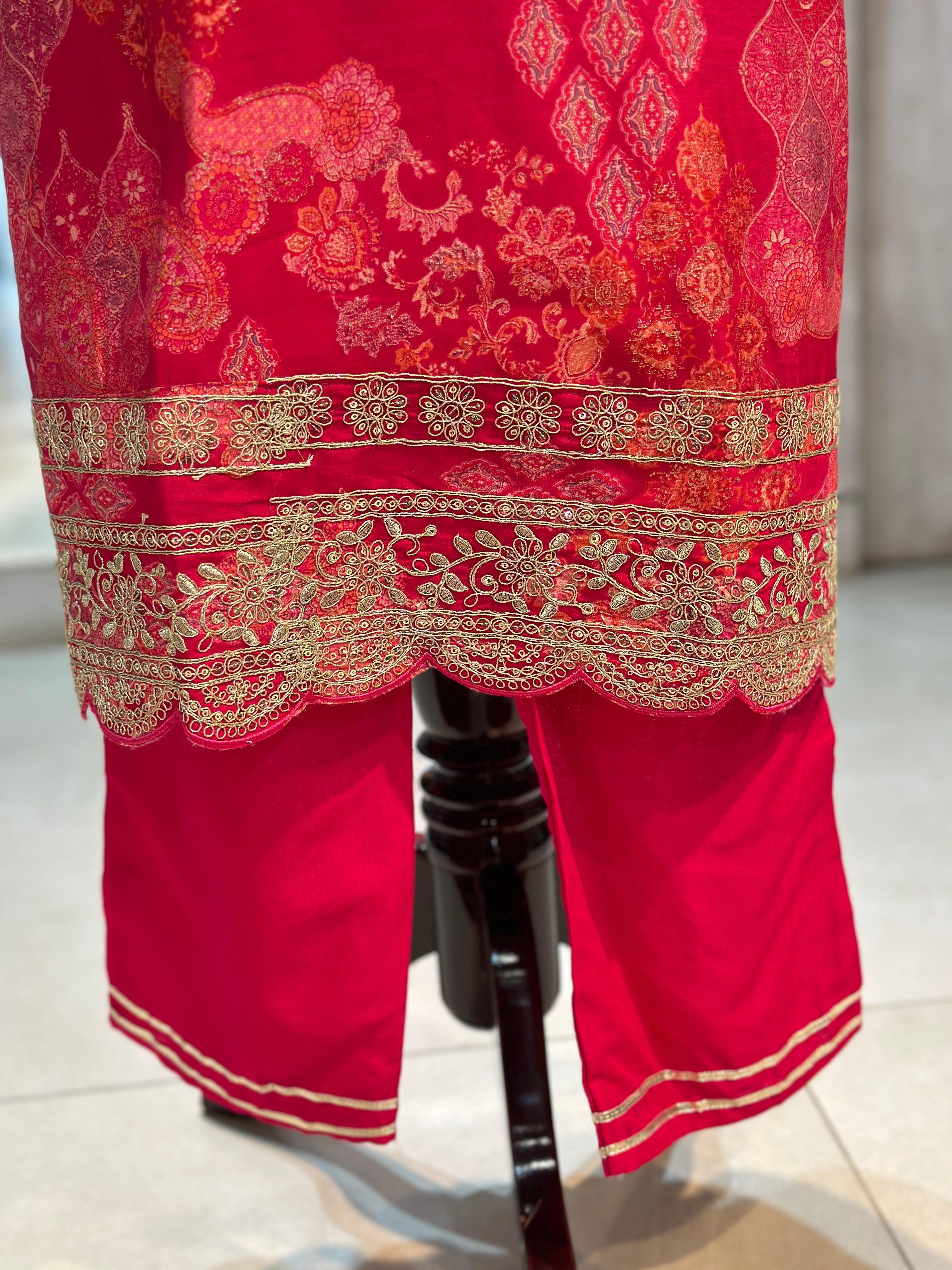 THREE PIECE STRAIGHT SUIT SET