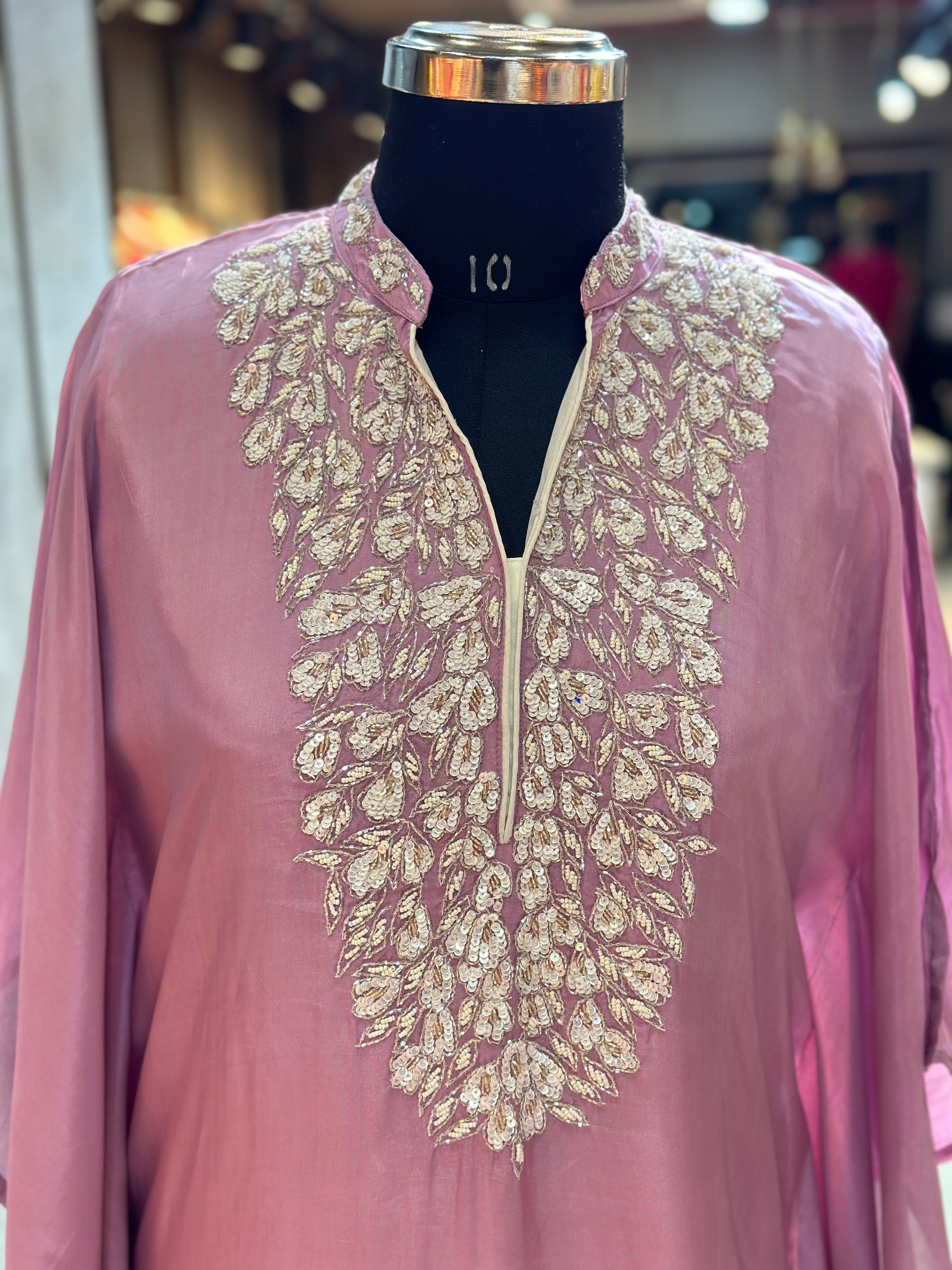 KAFTAN IN HANDWORK