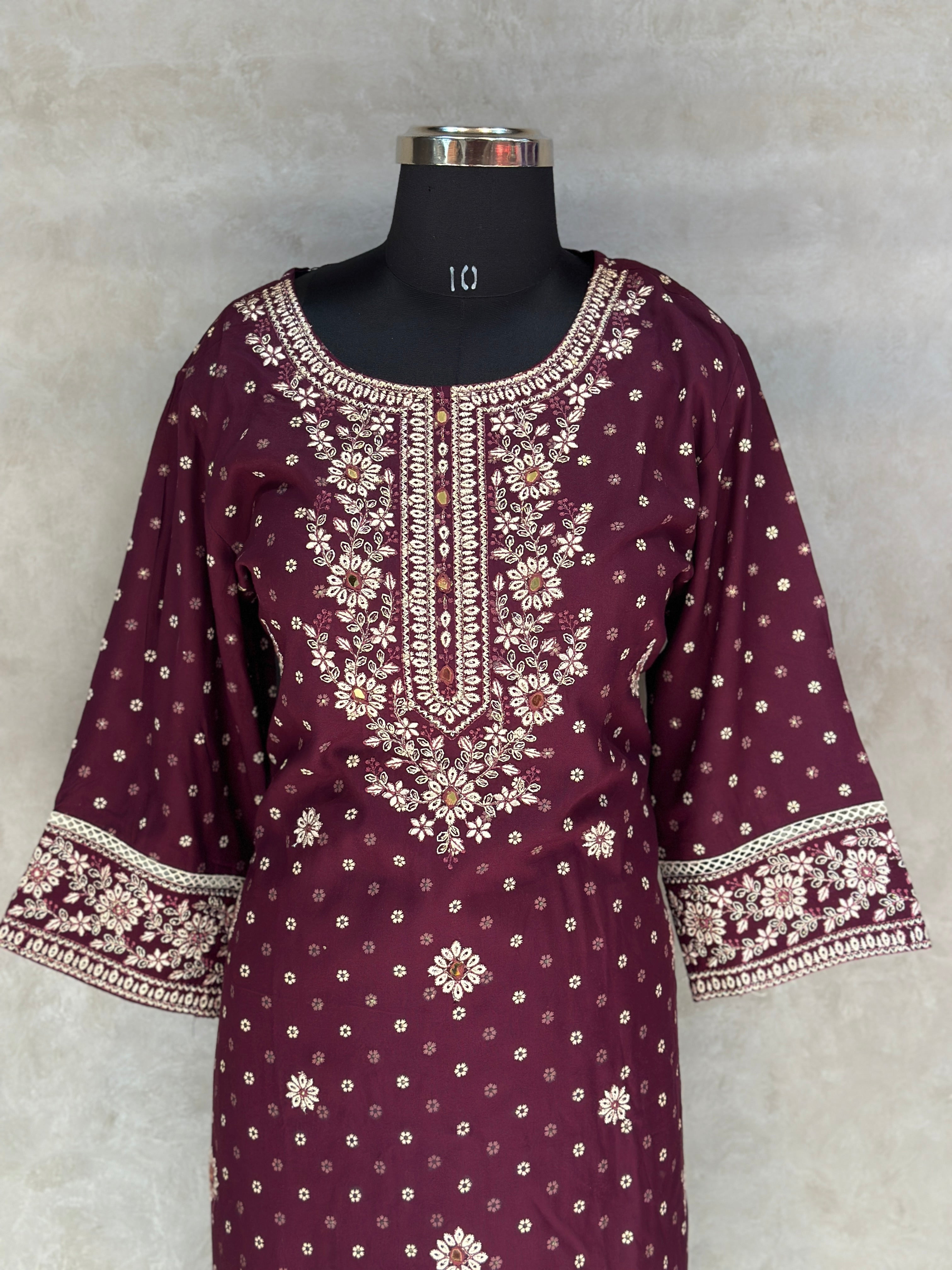 EMBROIDERED SUIT SET
