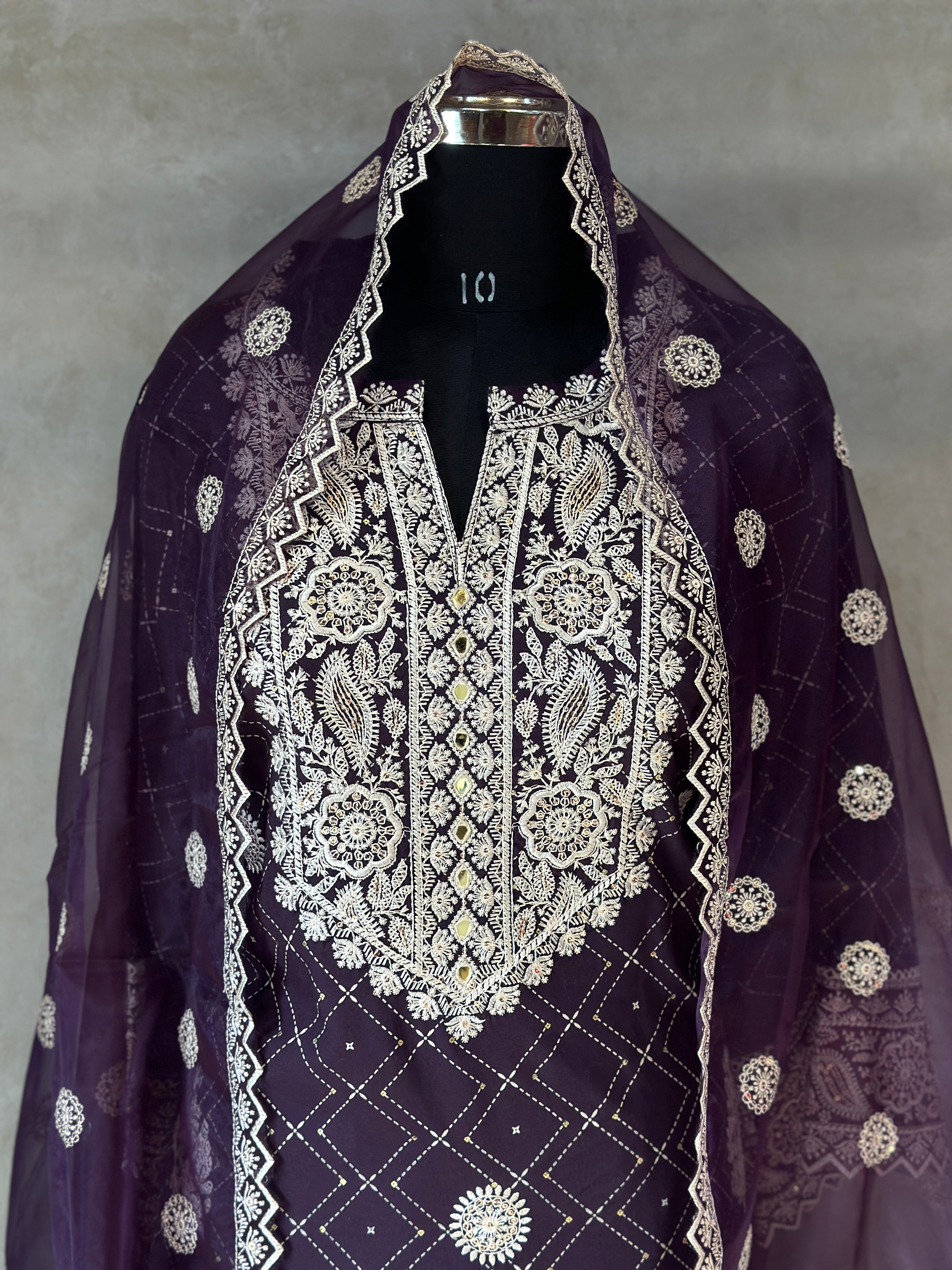 EMBROIDERED SUIT SET