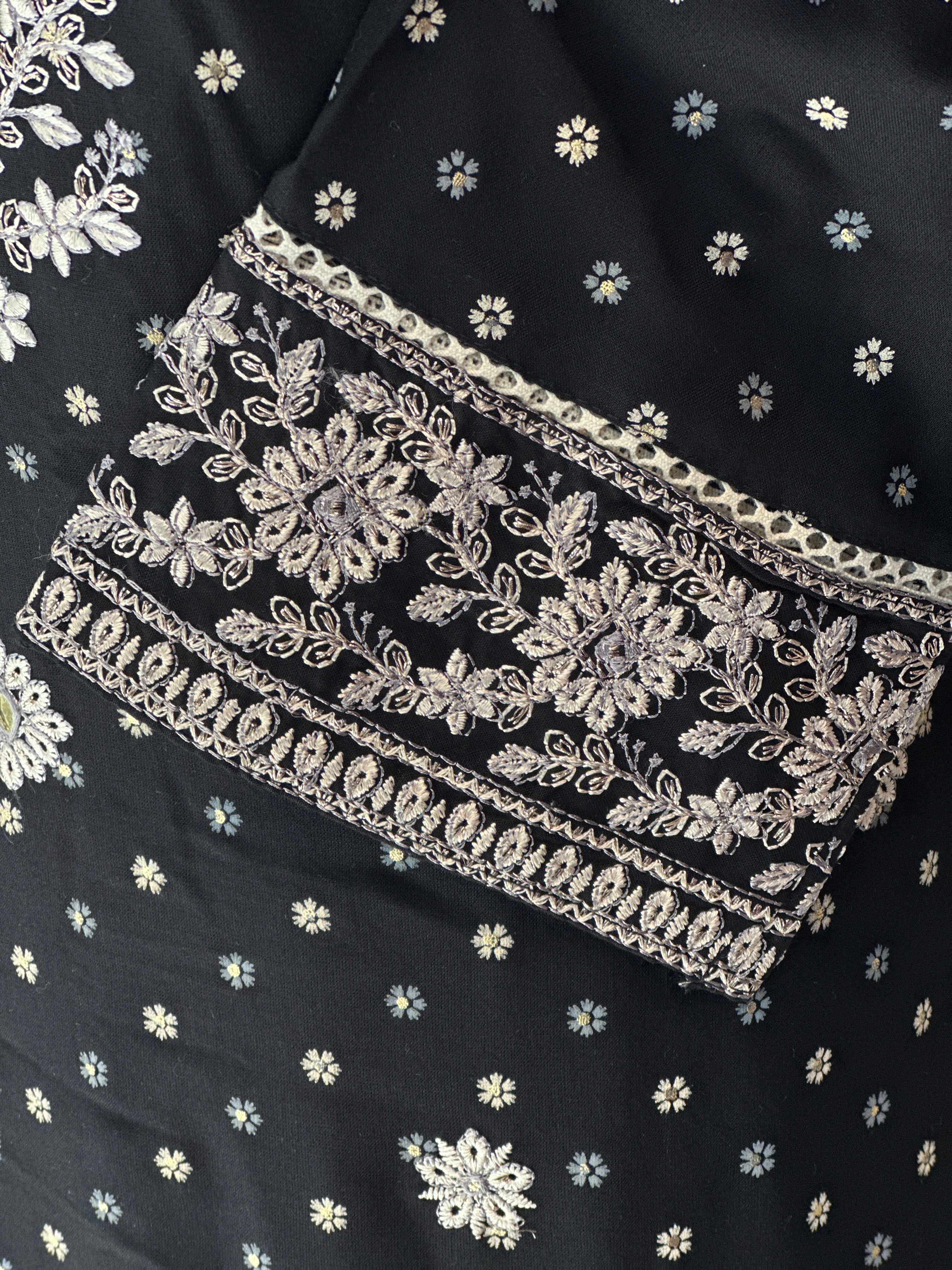 EMBROIDERED SUIT SET